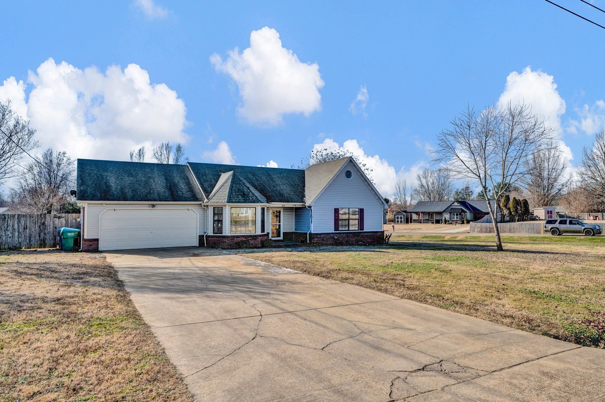 205 KATHLEEN DR