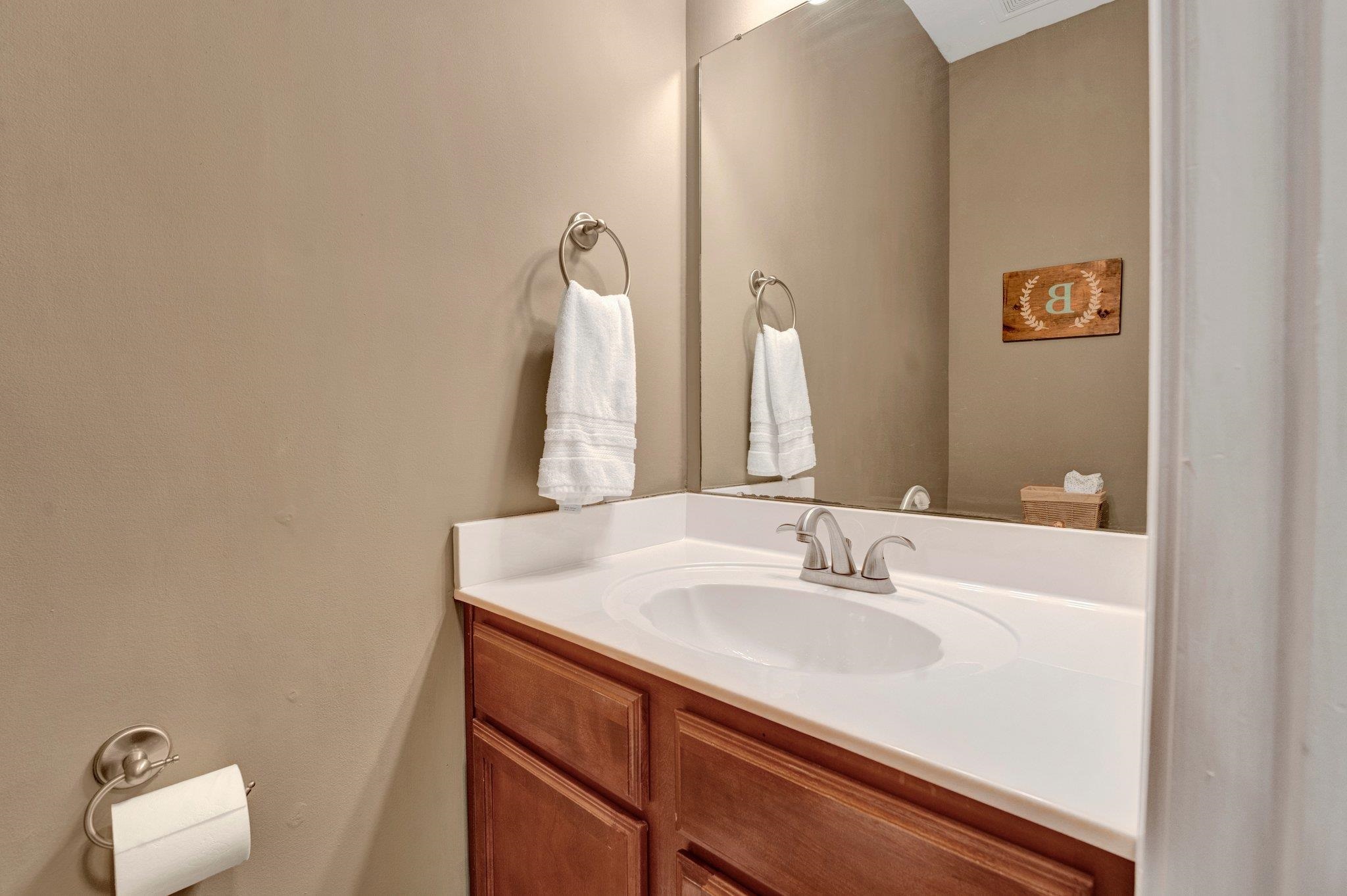 8886 VILLAGE CREEK DR