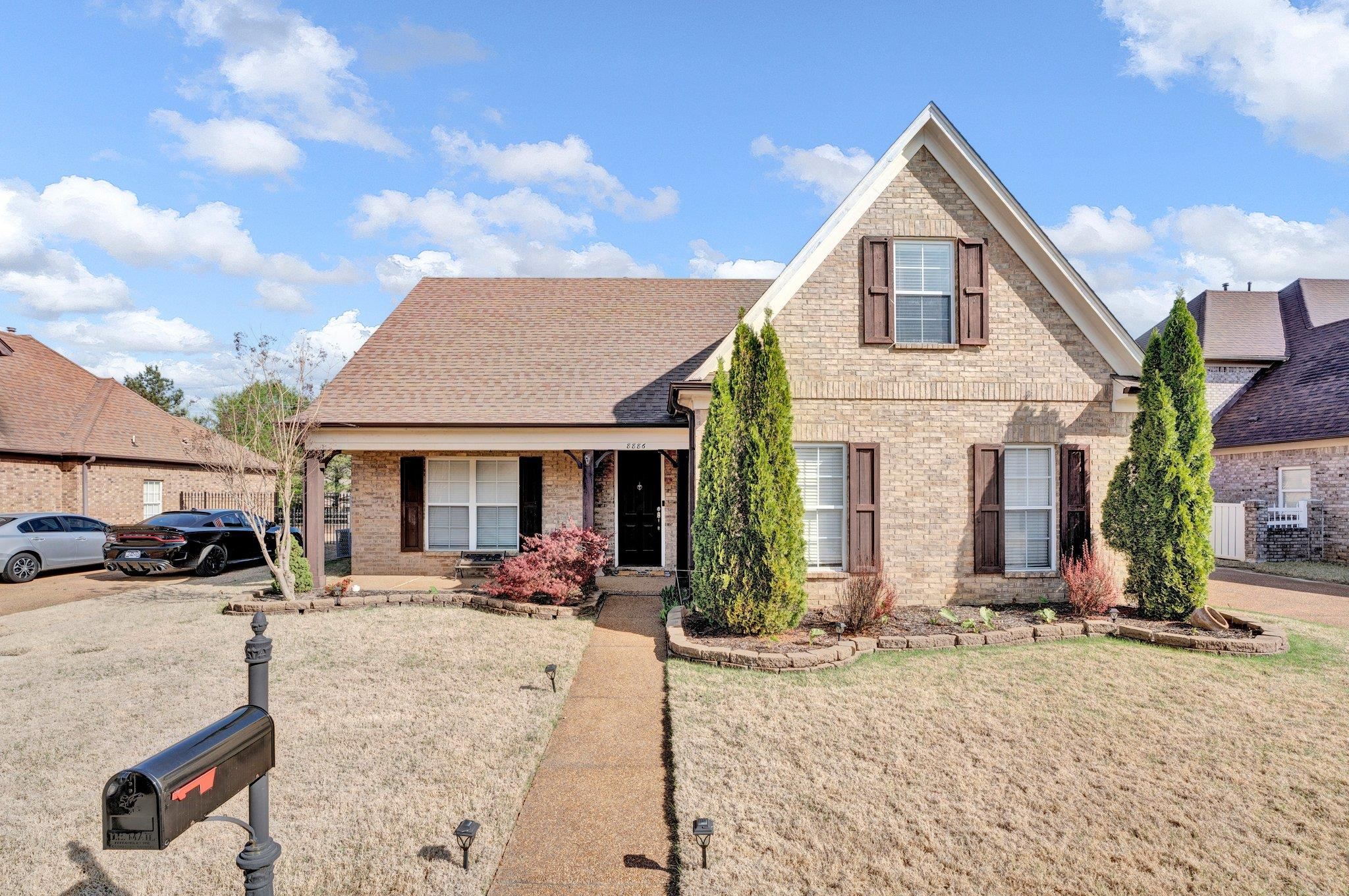 8886 VILLAGE CREEK DR