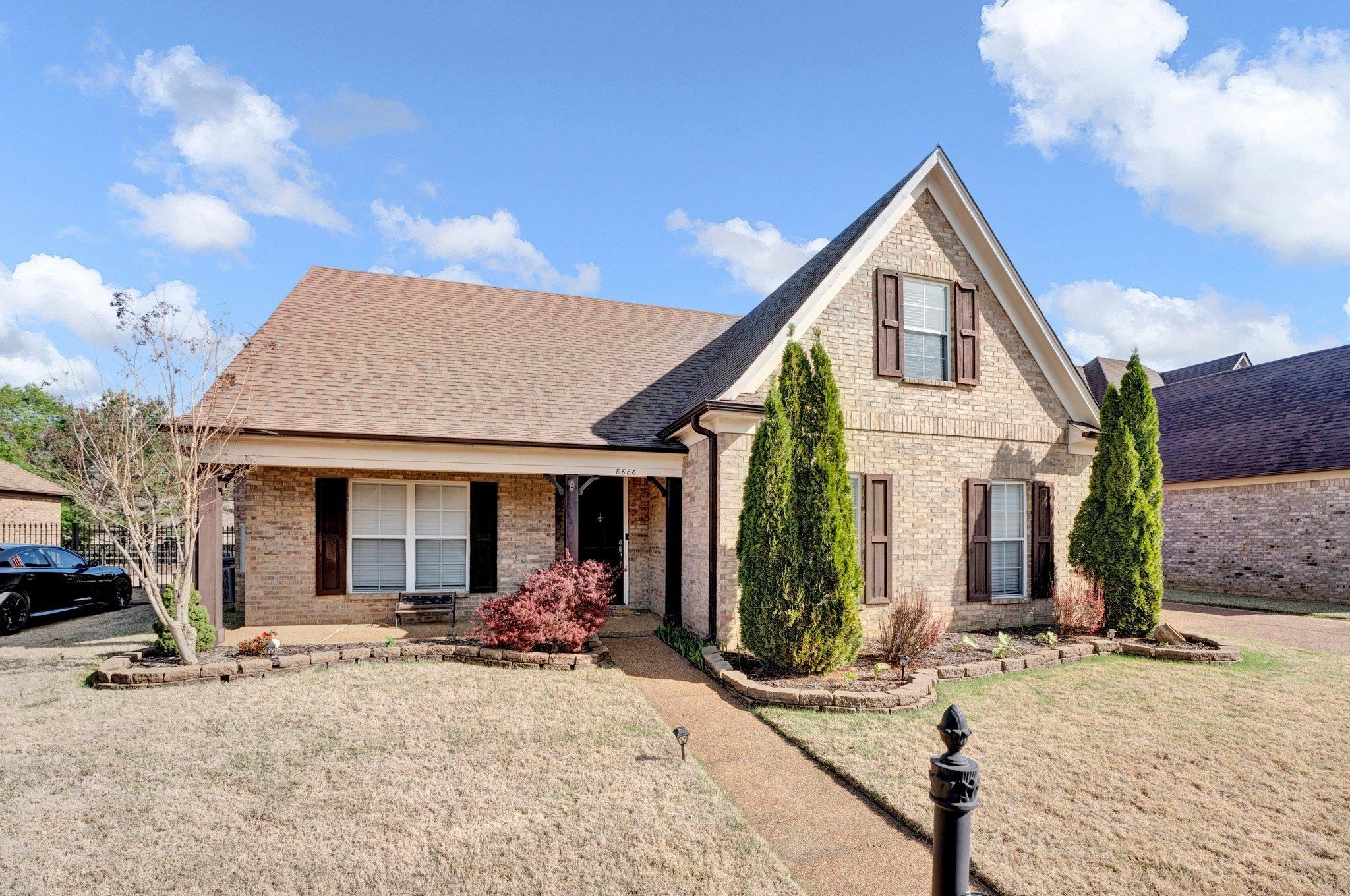 8886 VILLAGE CREEK DR