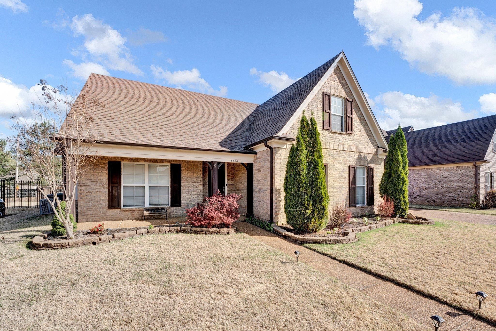 8886 VILLAGE CREEK DR