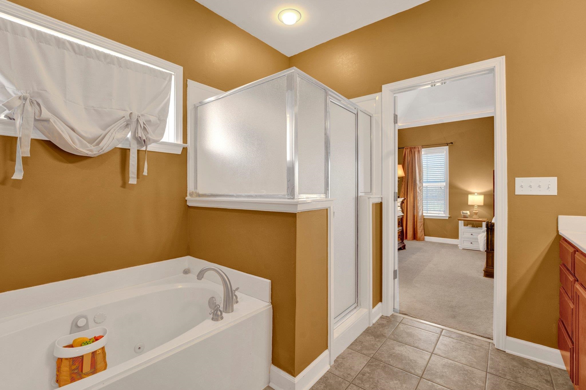 8886 VILLAGE CREEK DR