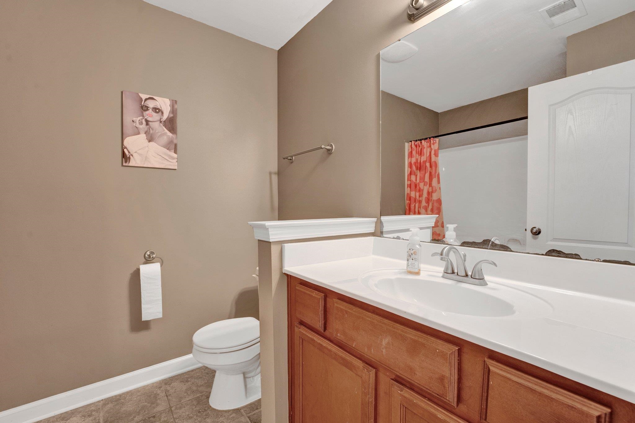 8886 VILLAGE CREEK DR