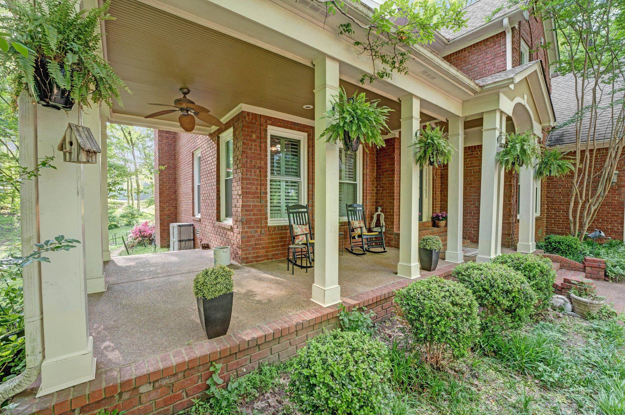 2261 INDIAN CREEK RD