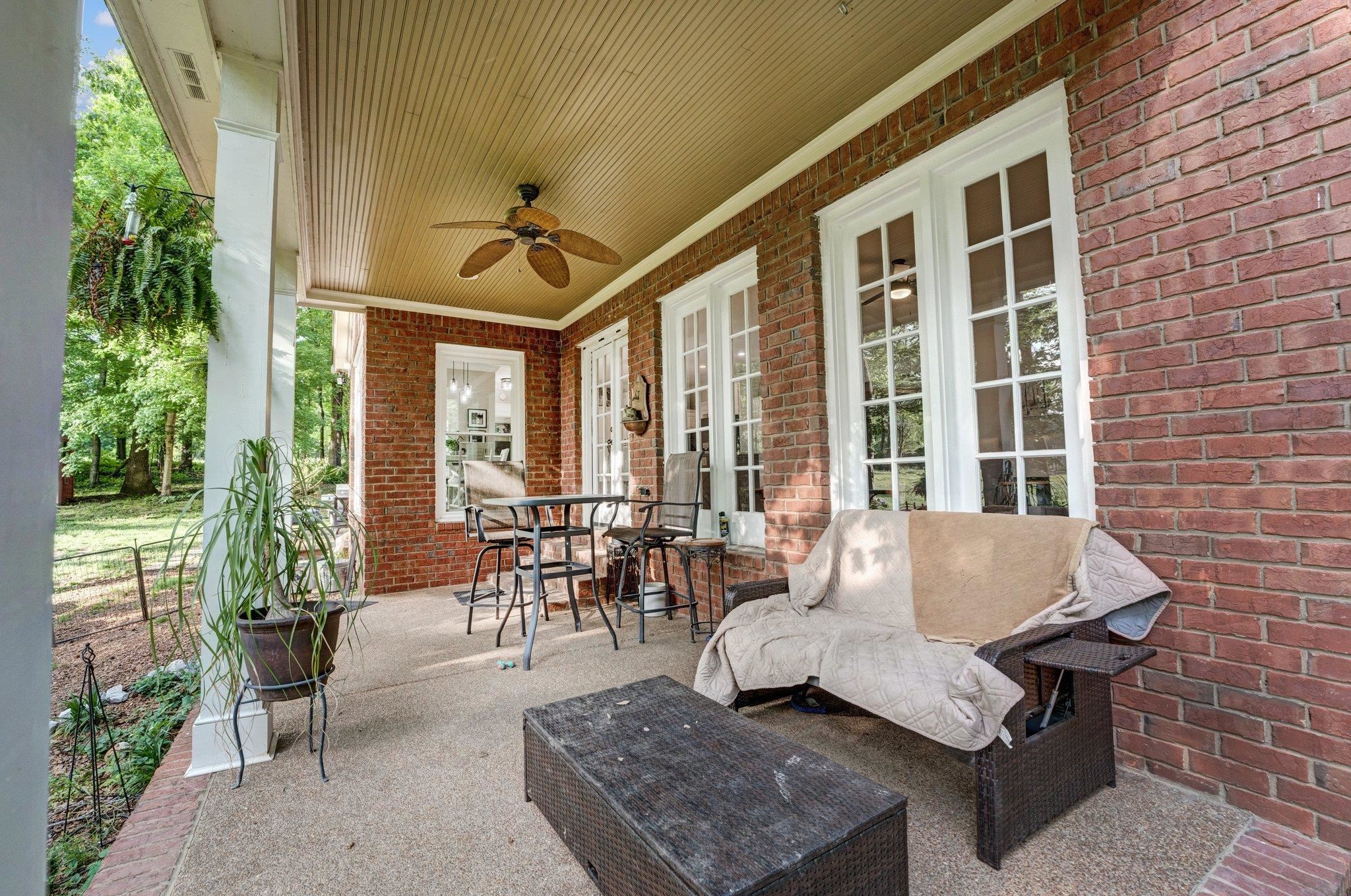 2261 INDIAN CREEK RD