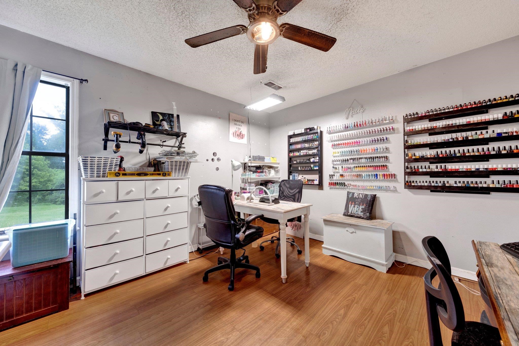 181 DONNA DR
