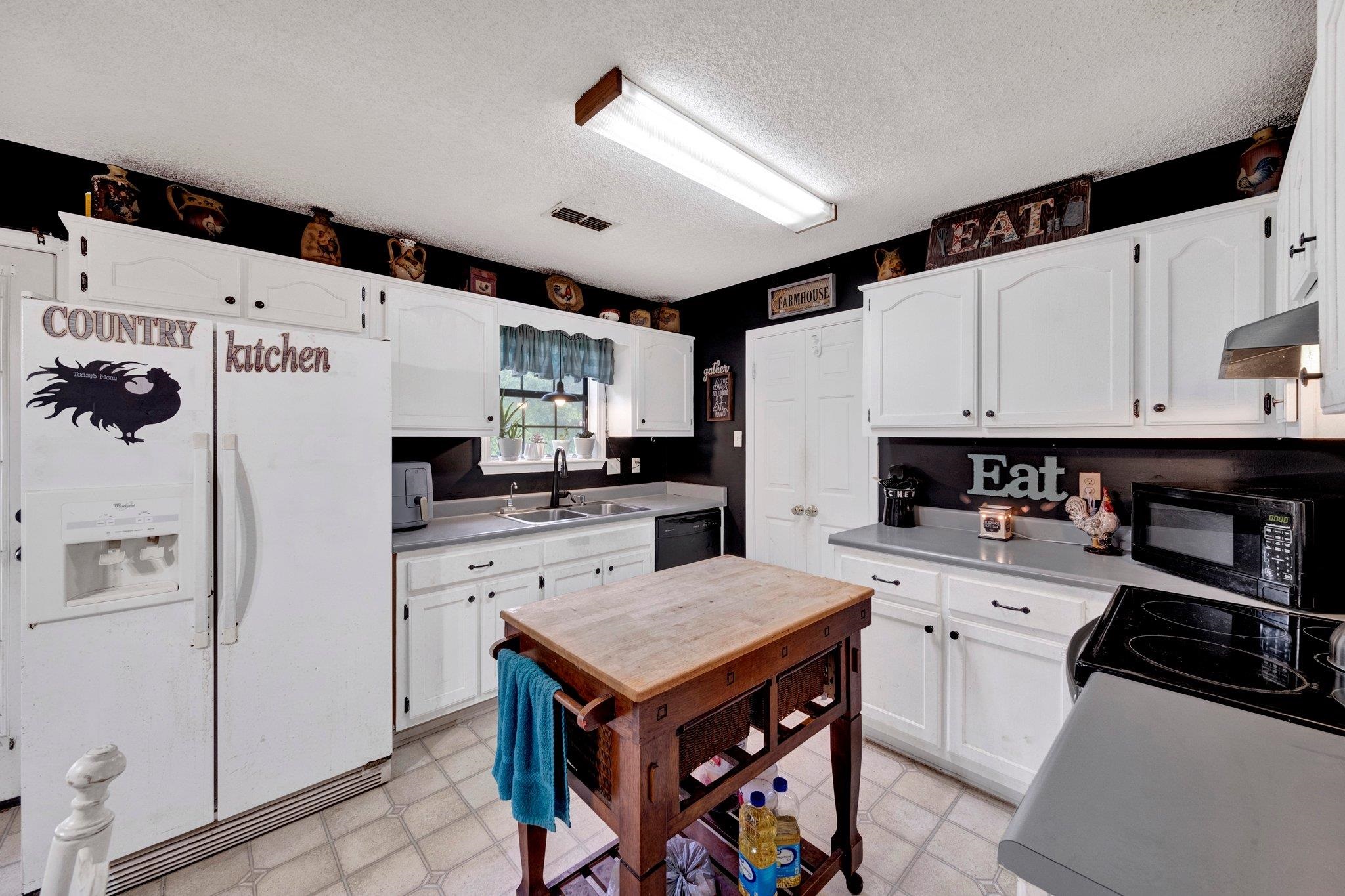 181 DONNA DR