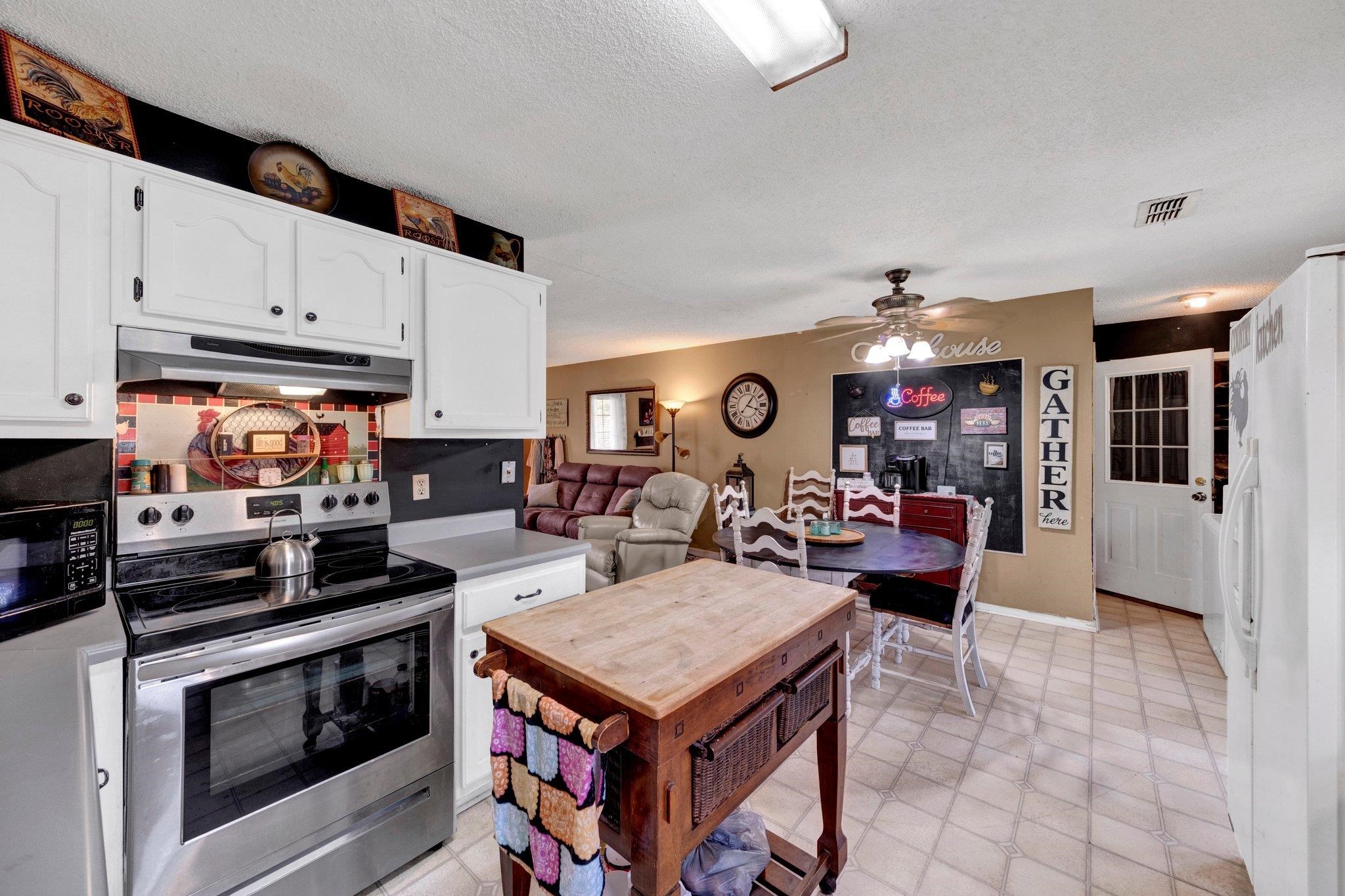 181 DONNA DR