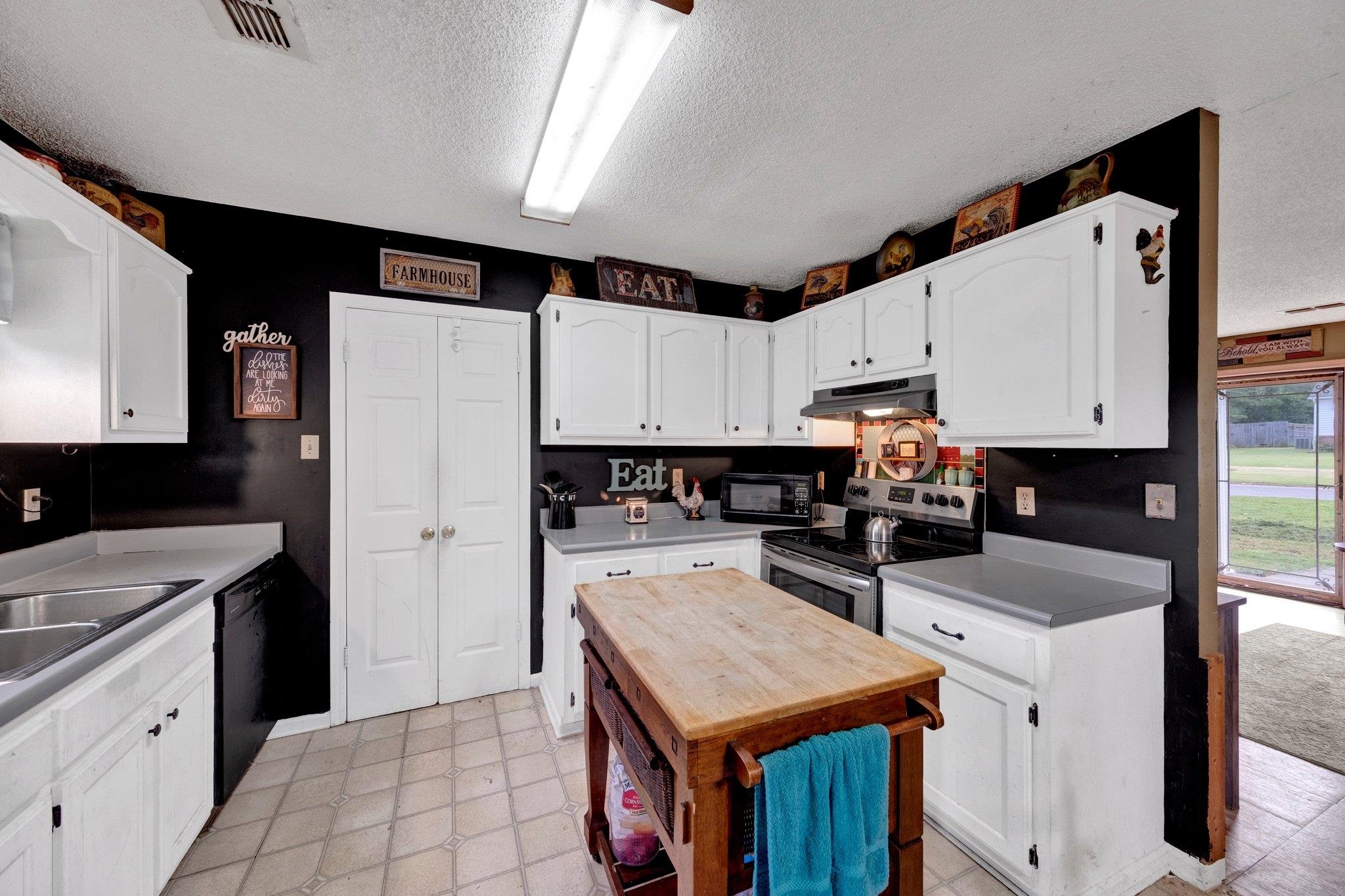 181 DONNA DR