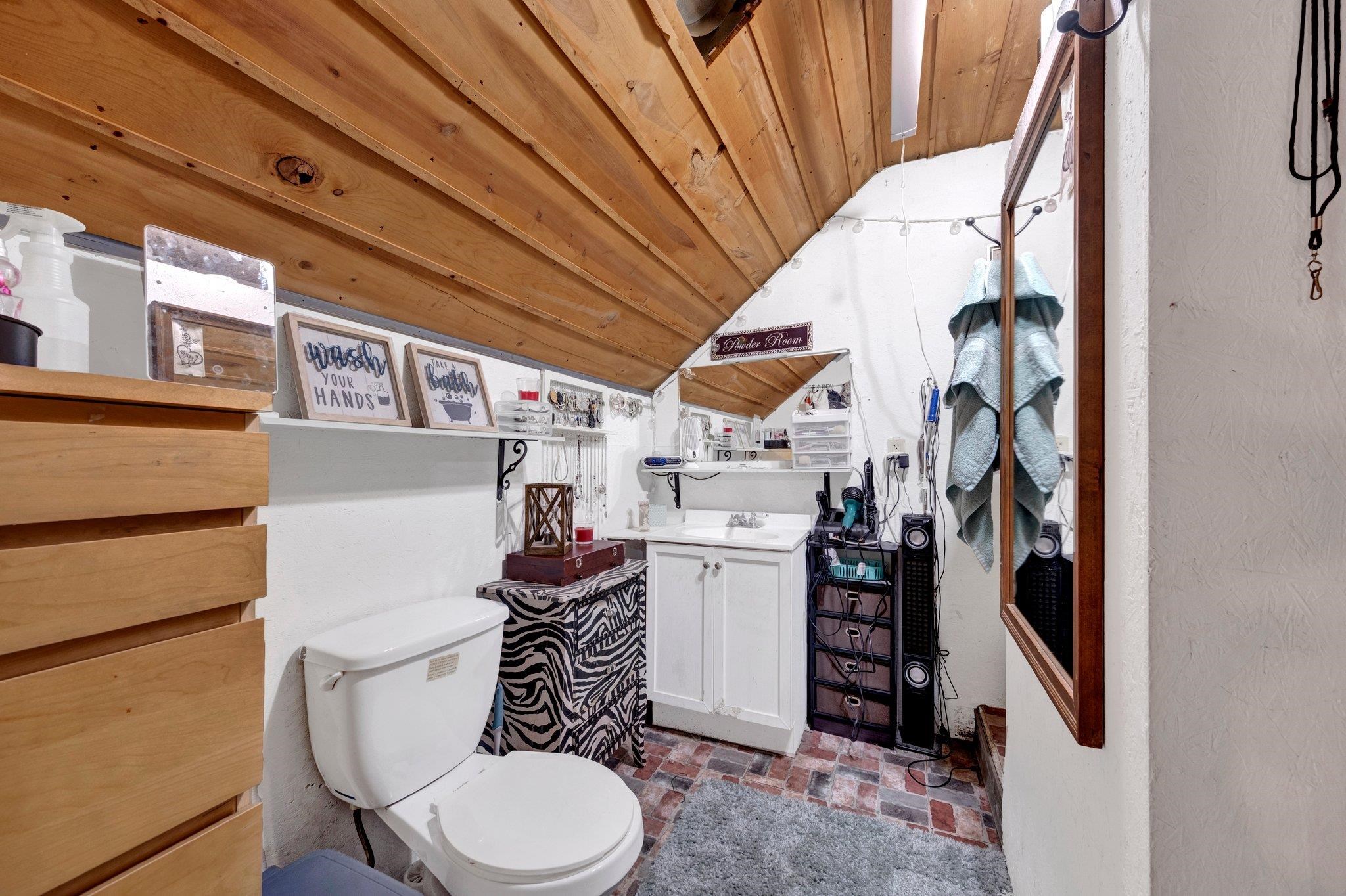 181 DONNA DR