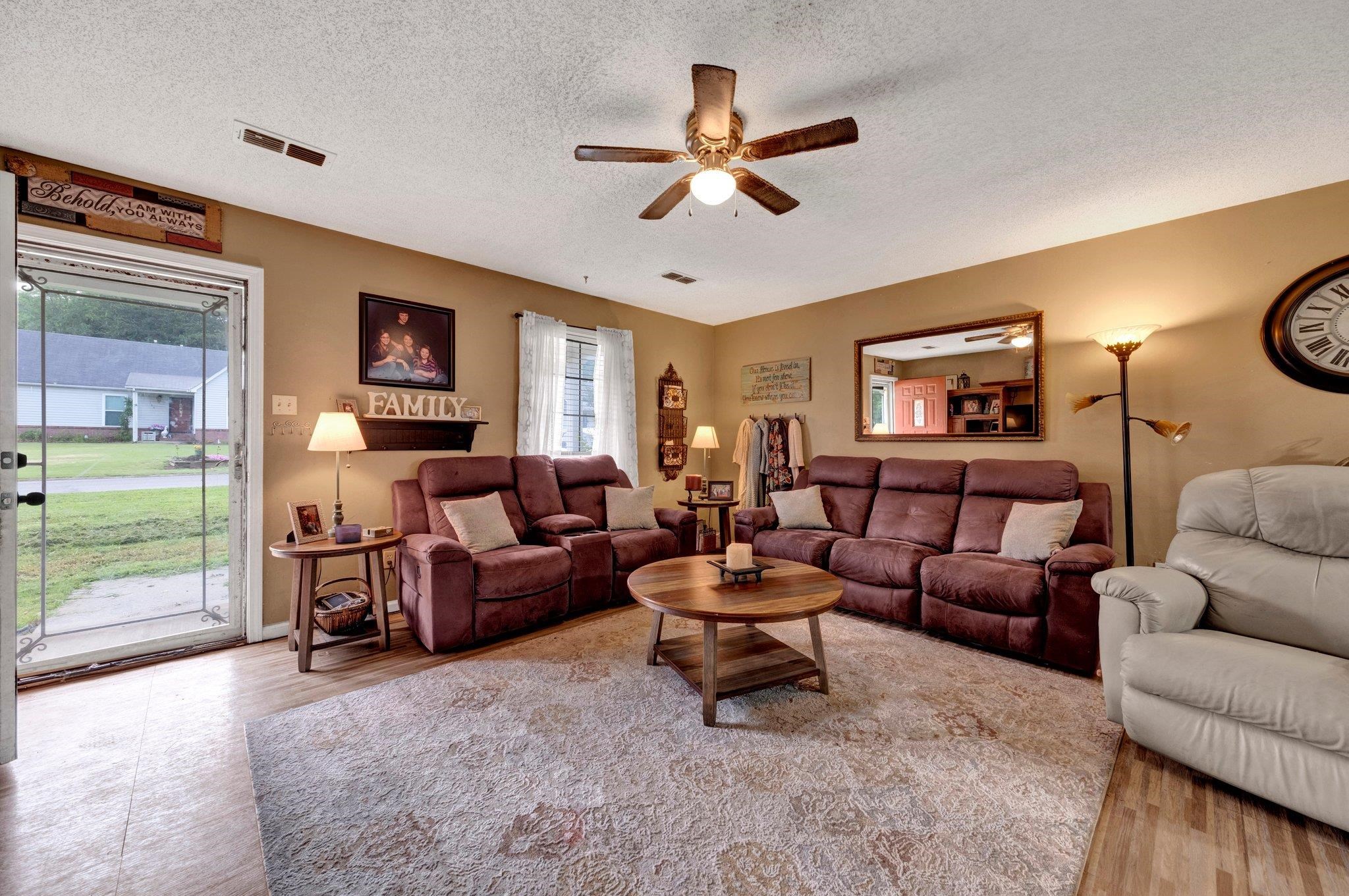 181 DONNA DR