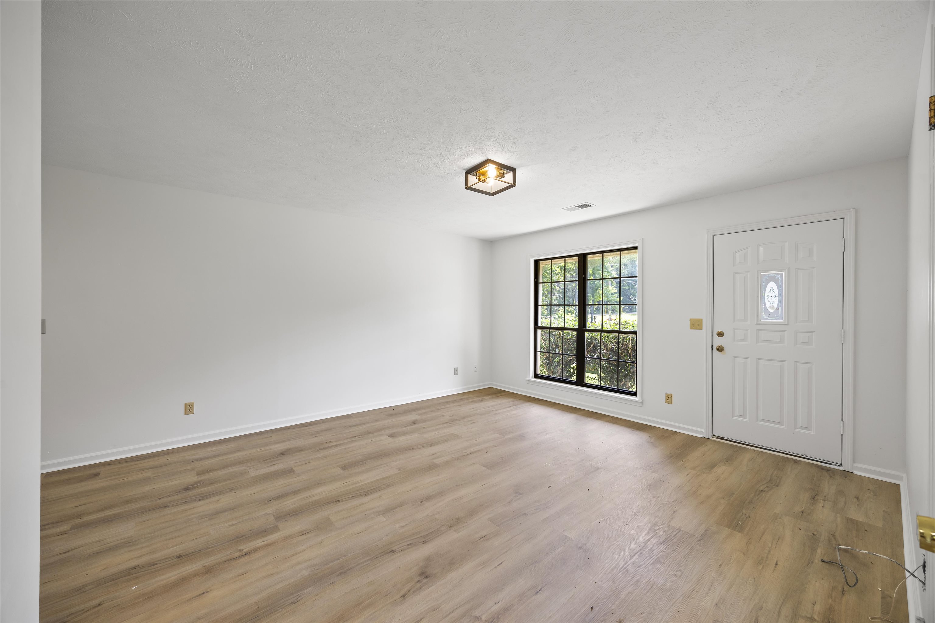 290 FAIRWAY DR