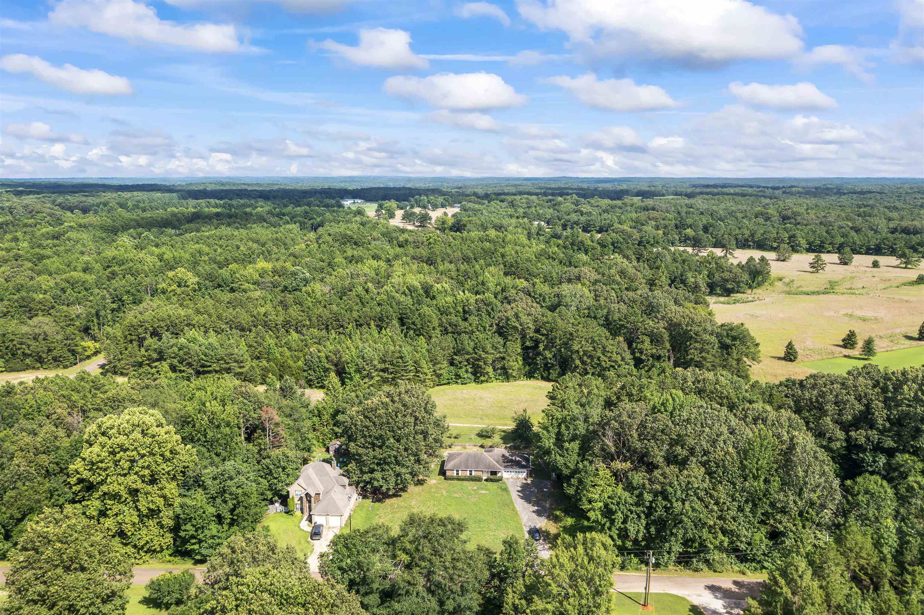 290 FAIRWAY DR