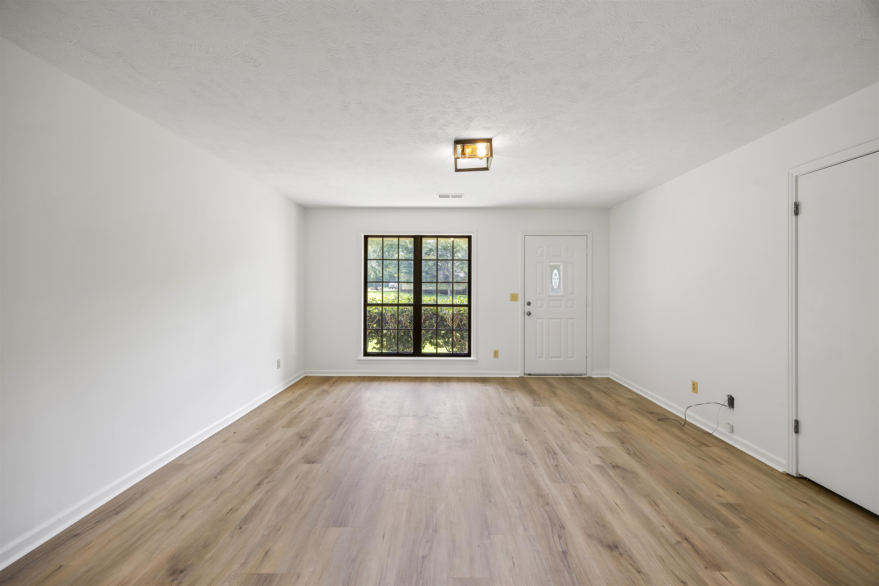 290 FAIRWAY DR