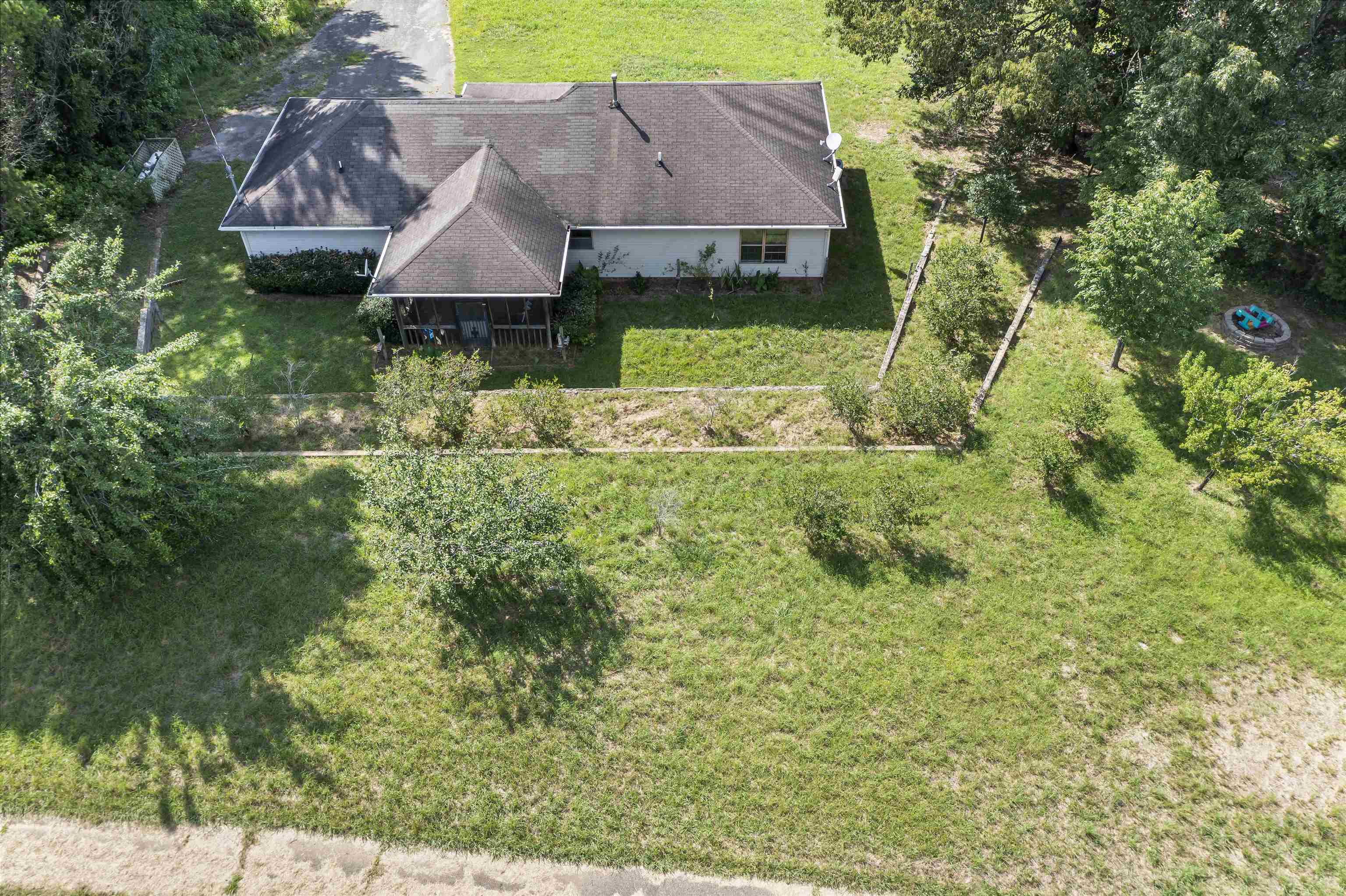 290 FAIRWAY DR