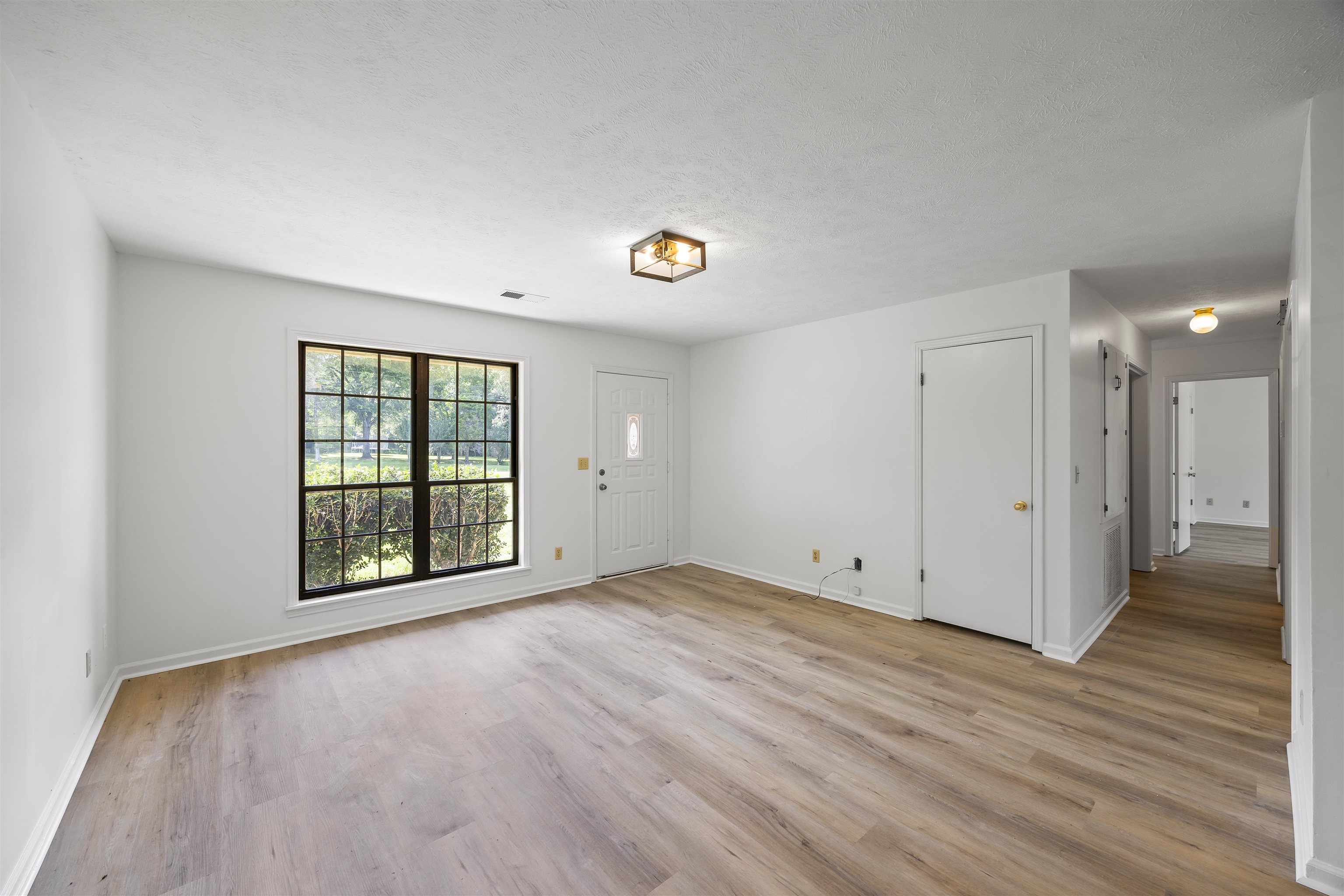 290 FAIRWAY DR