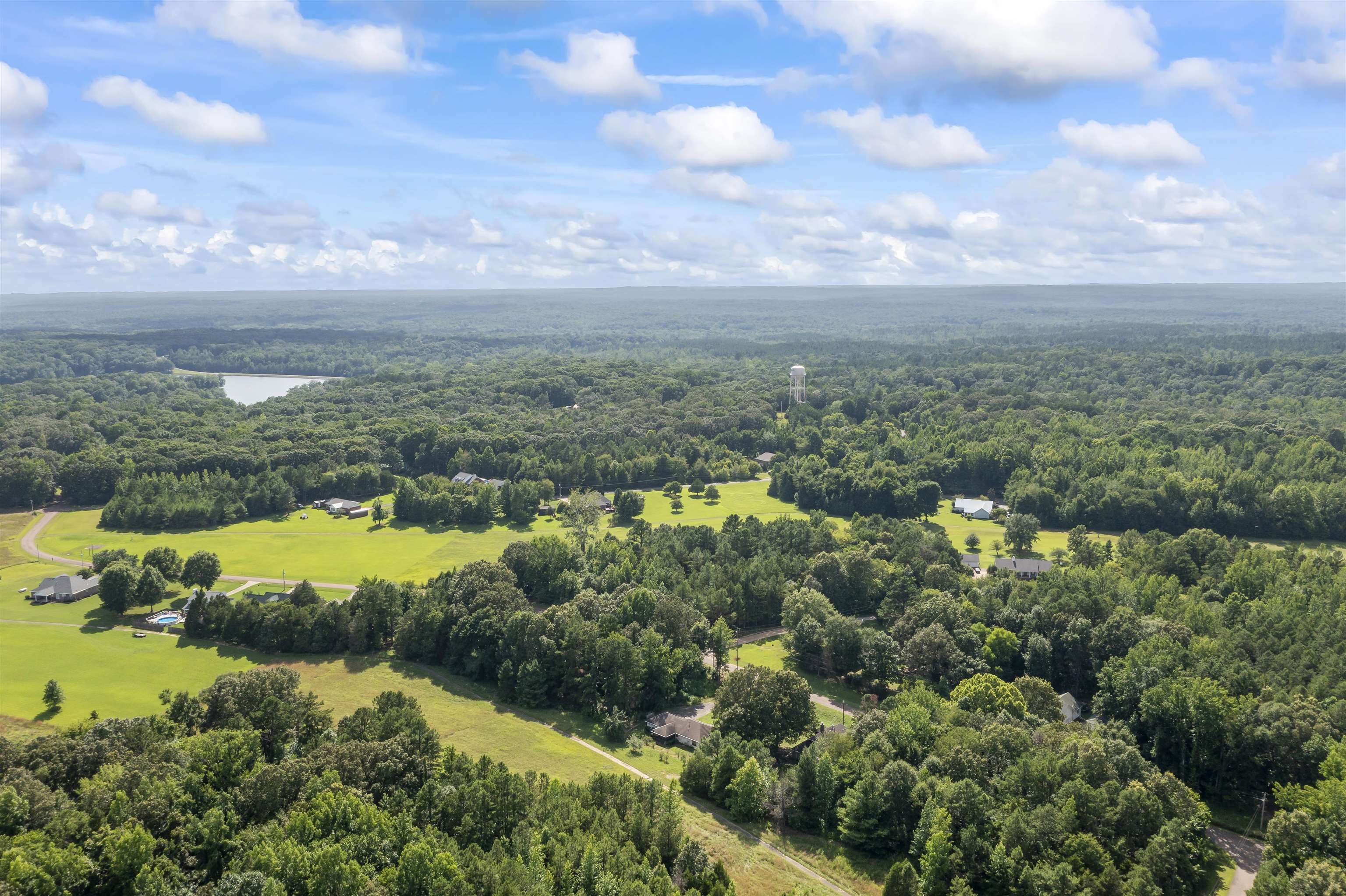 290 FAIRWAY DR
