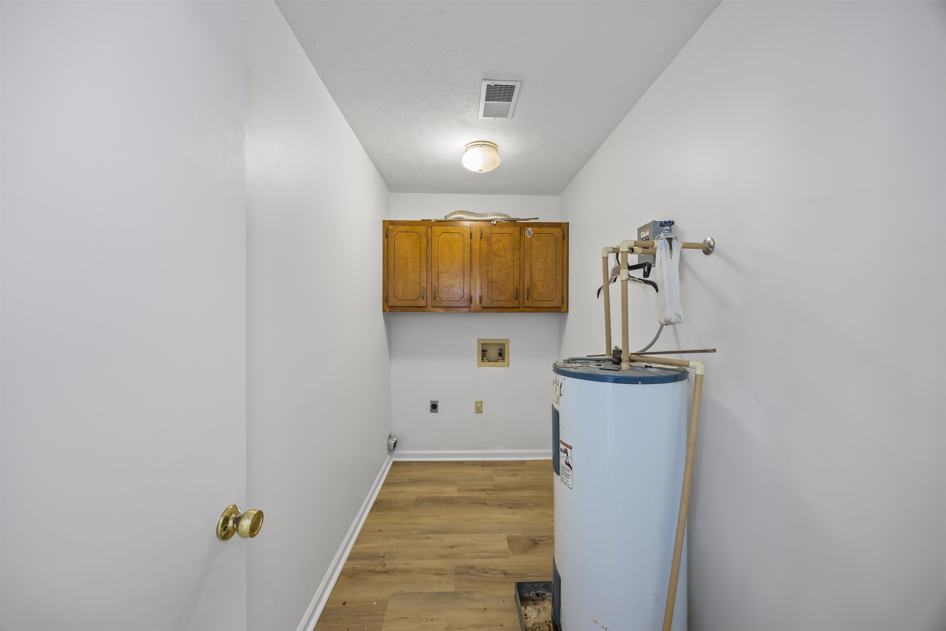 290 FAIRWAY DR