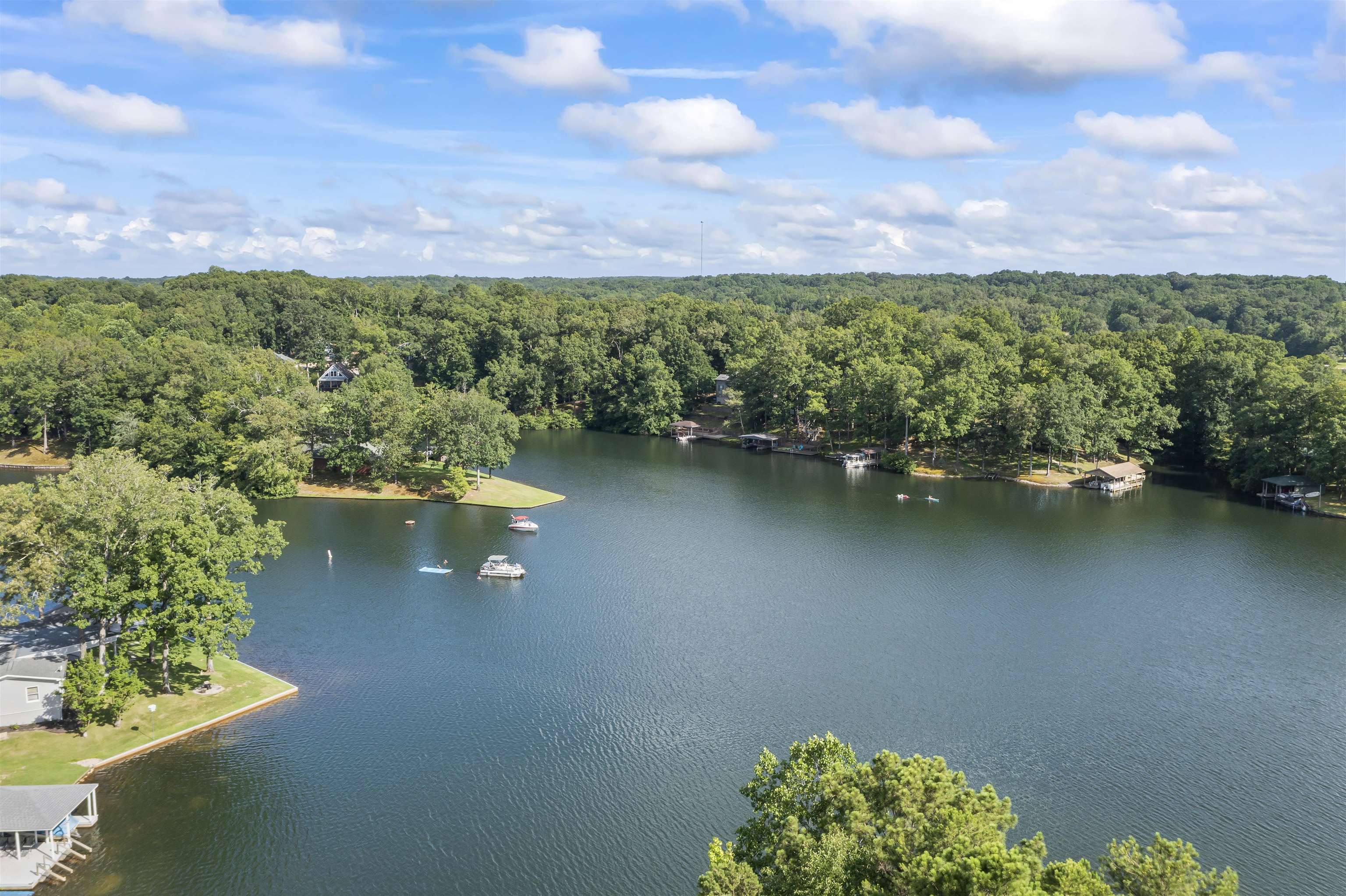 290 FAIRWAY DR