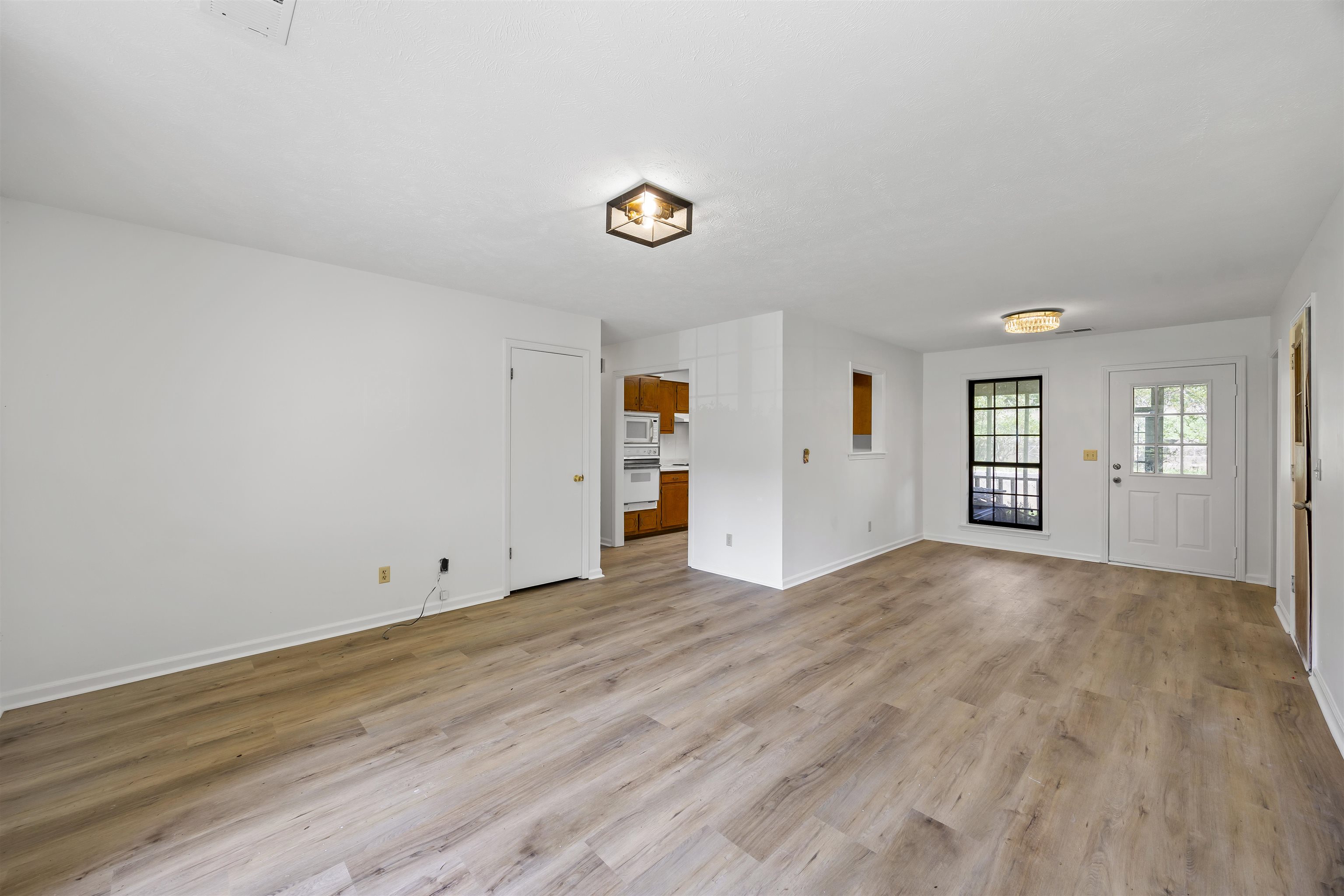 290 FAIRWAY DR