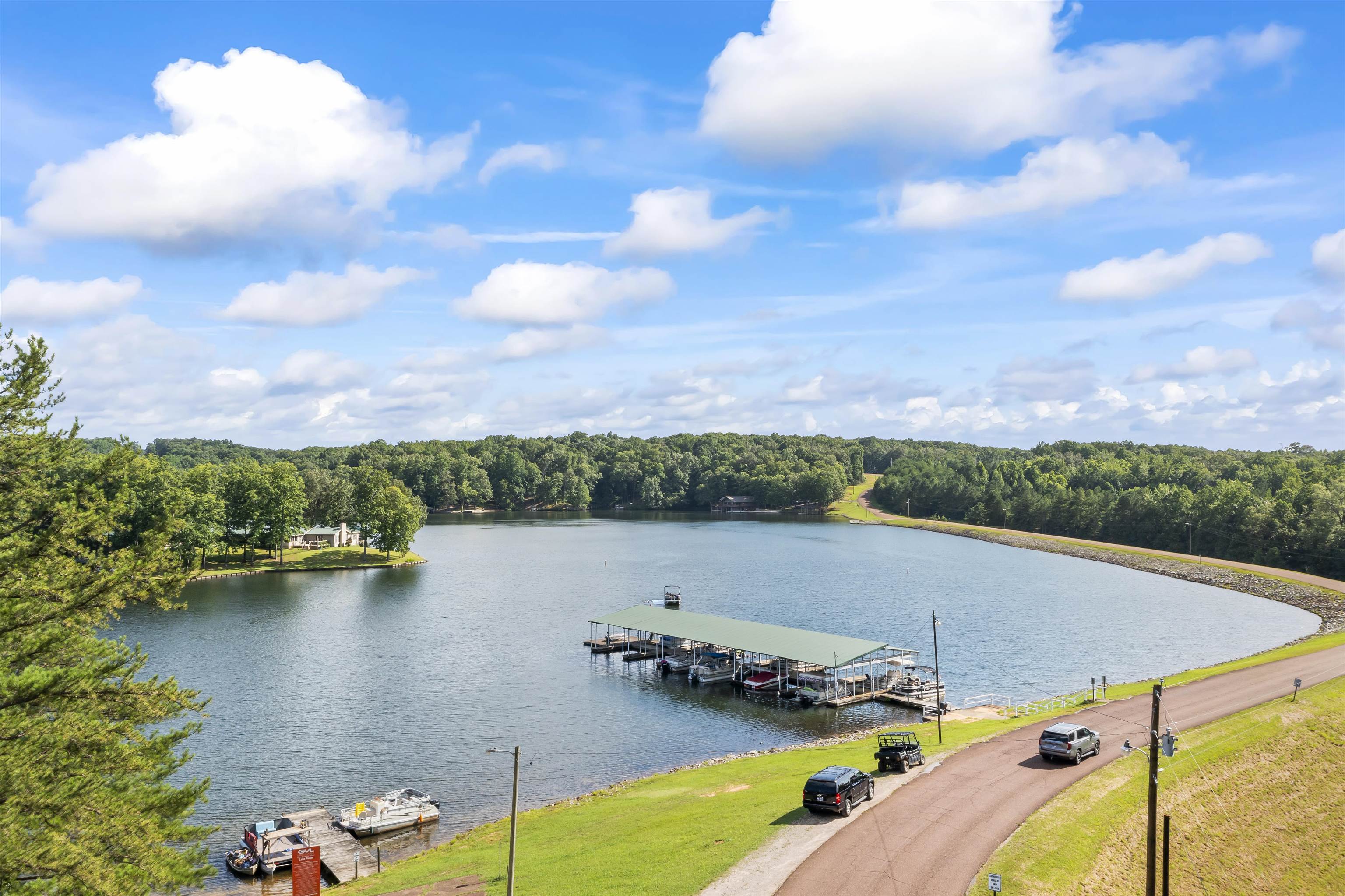 290 FAIRWAY DR