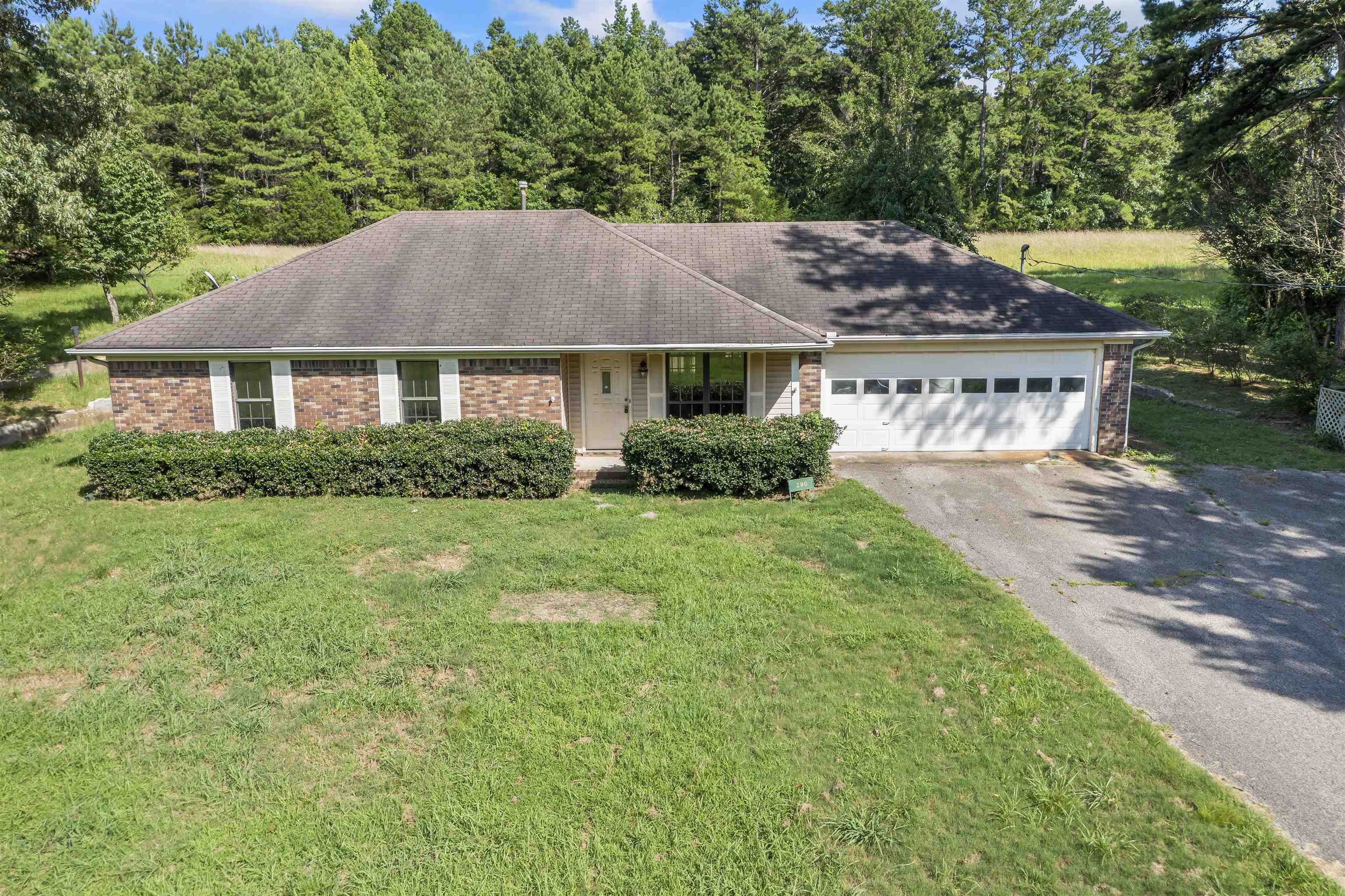290 FAIRWAY DR