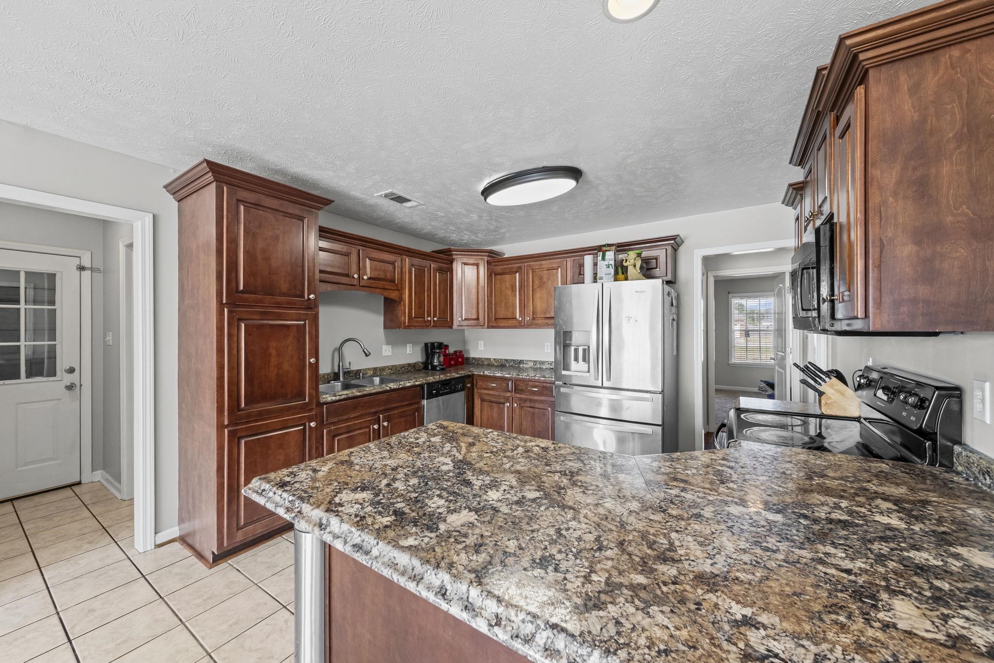 512 KEARNS CIR