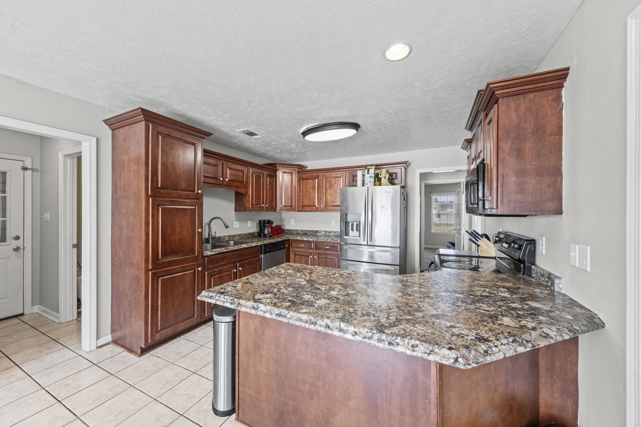 512 KEARNS CIR