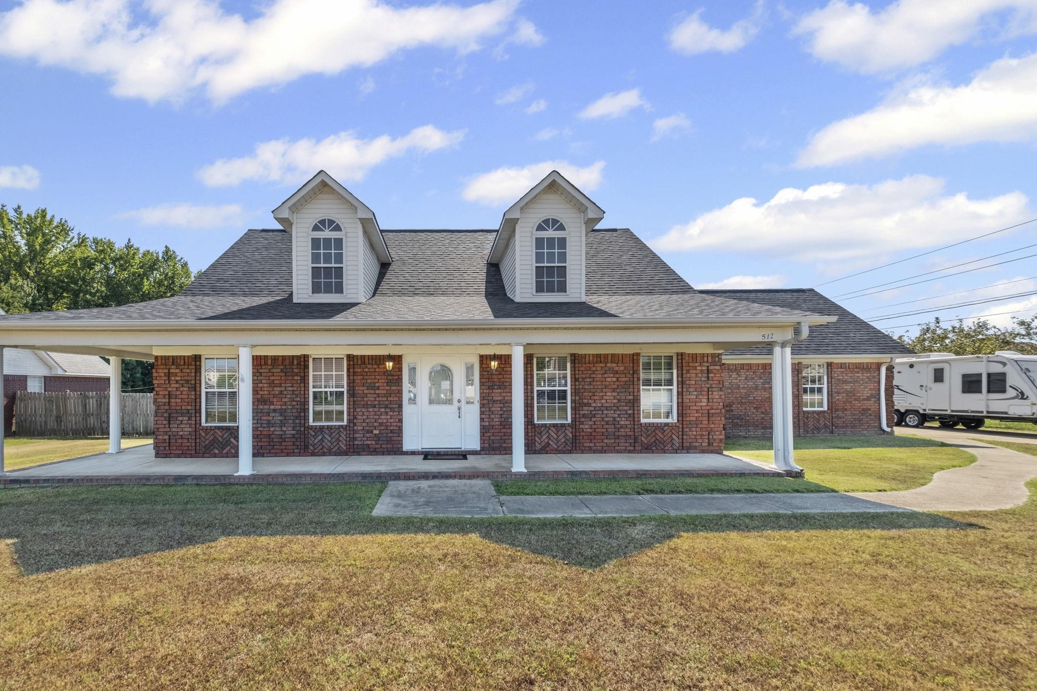 512 KEARNS CIR