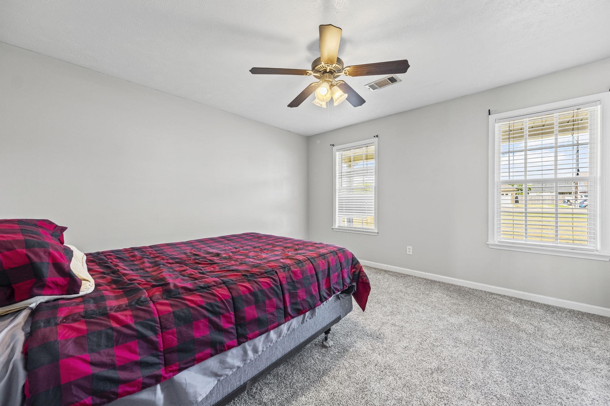 512 KEARNS CIR