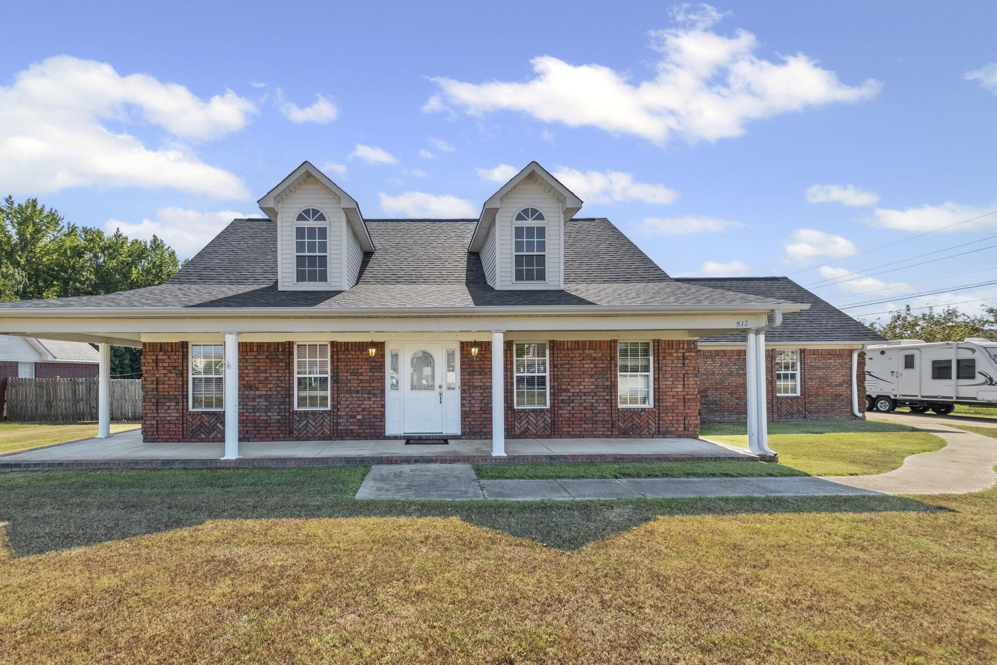 512 KEARNS CIR
