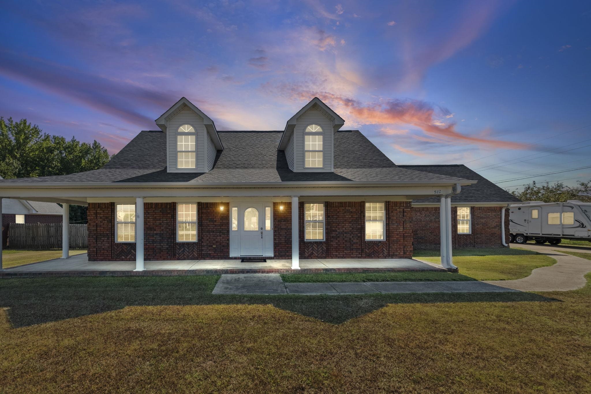 512 KEARNS CIR