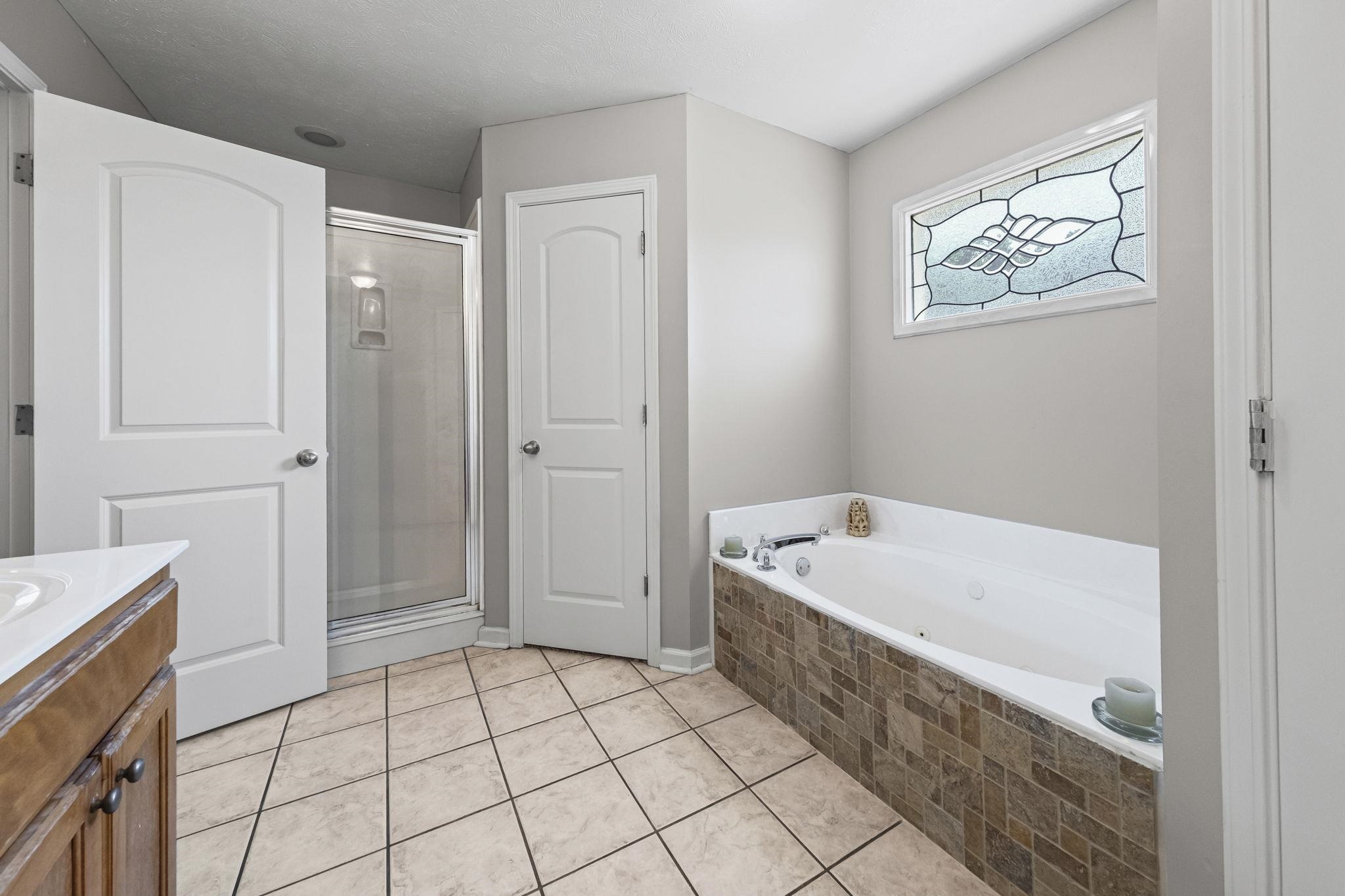 512 KEARNS CIR