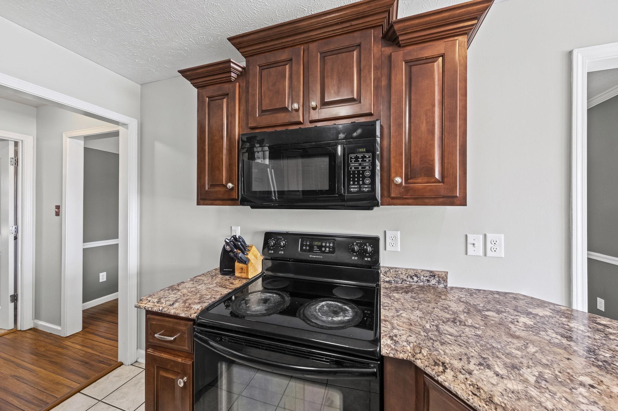 512 KEARNS CIR