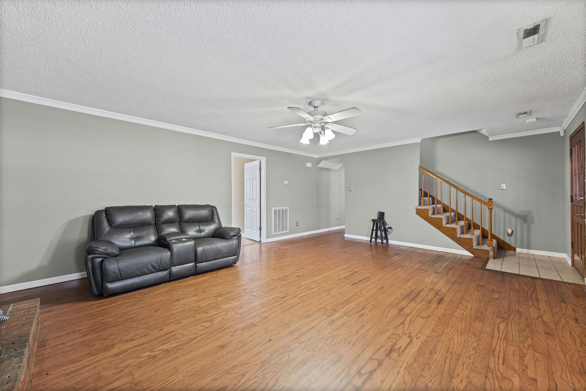 143 ASHLEY LN
