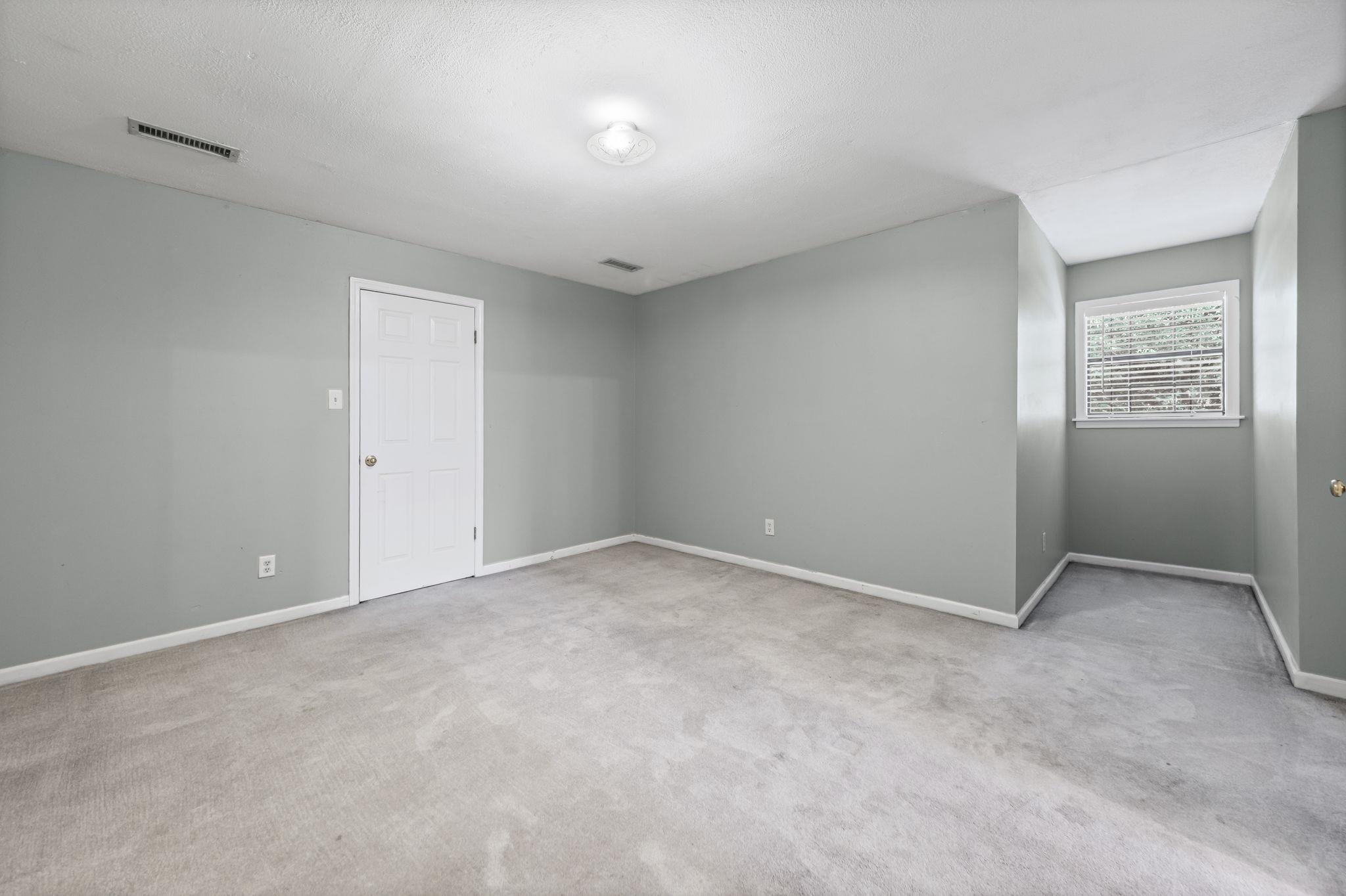 143 ASHLEY LN