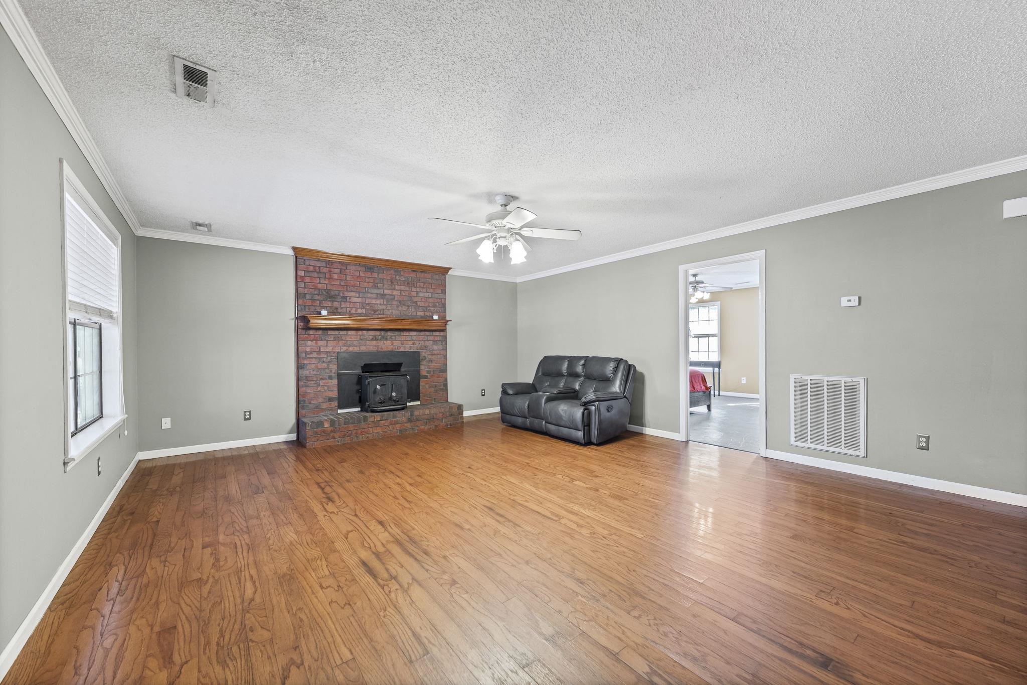 143 ASHLEY LN