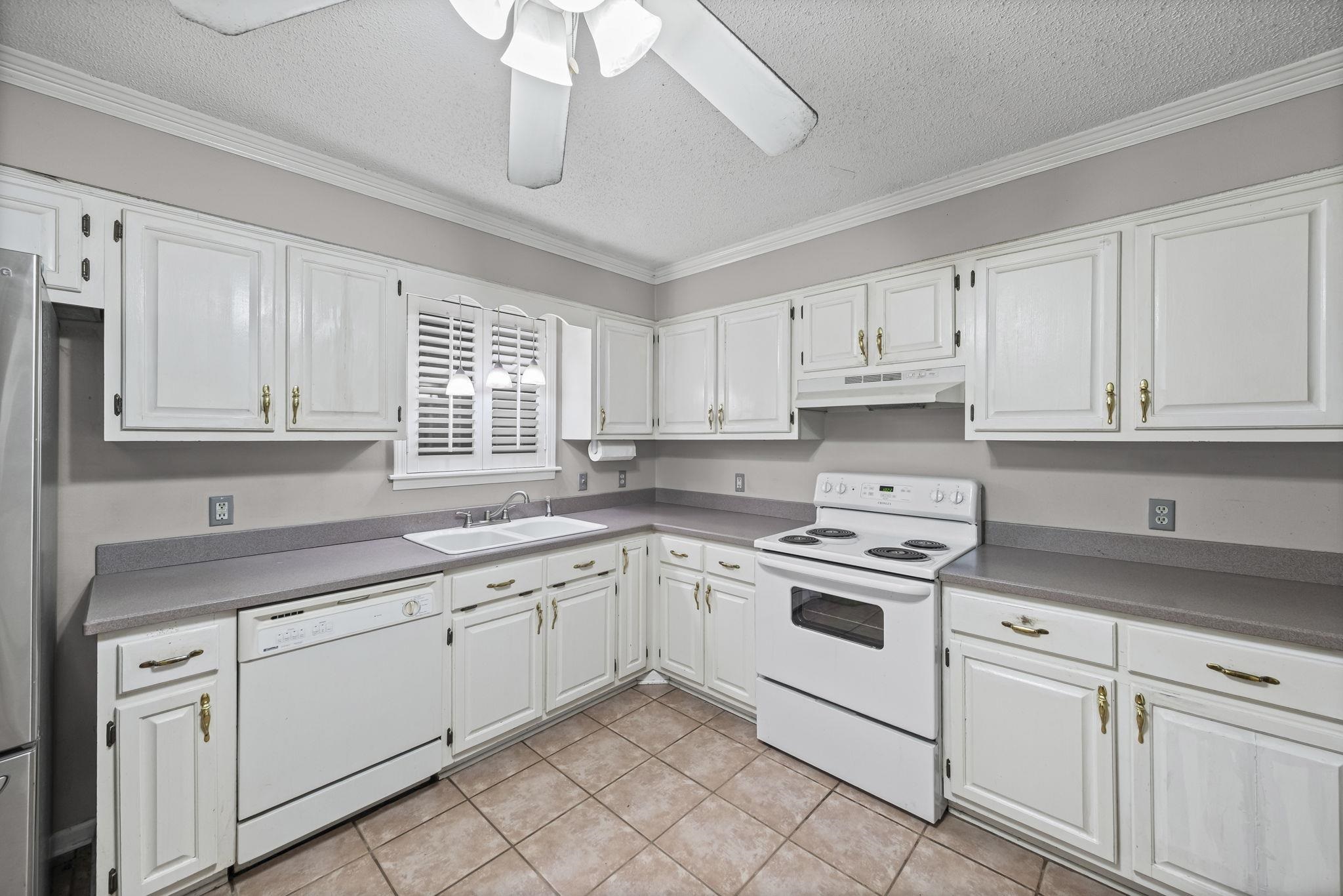 143 ASHLEY LN