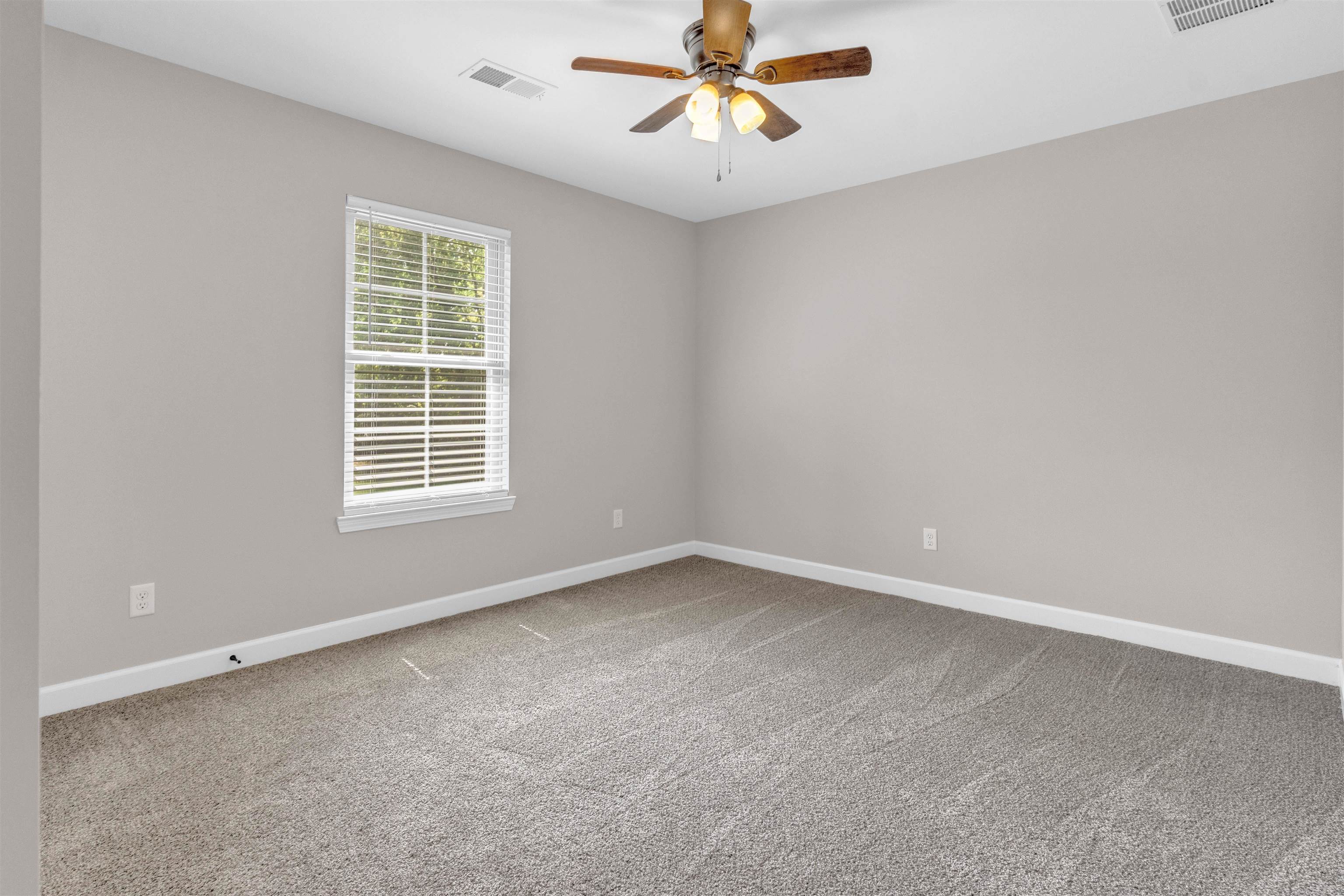 340 LILLIE LN