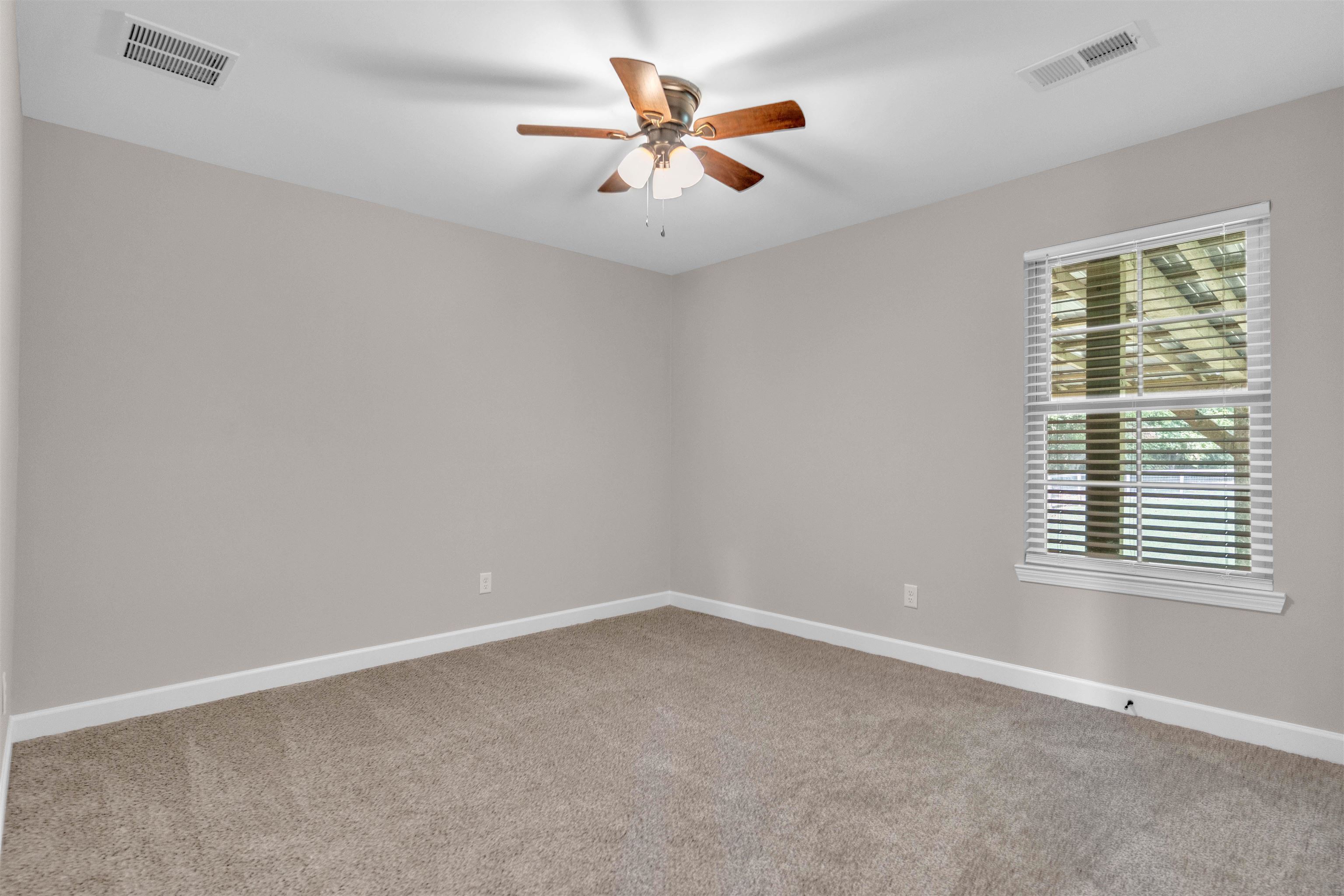 340 LILLIE LN