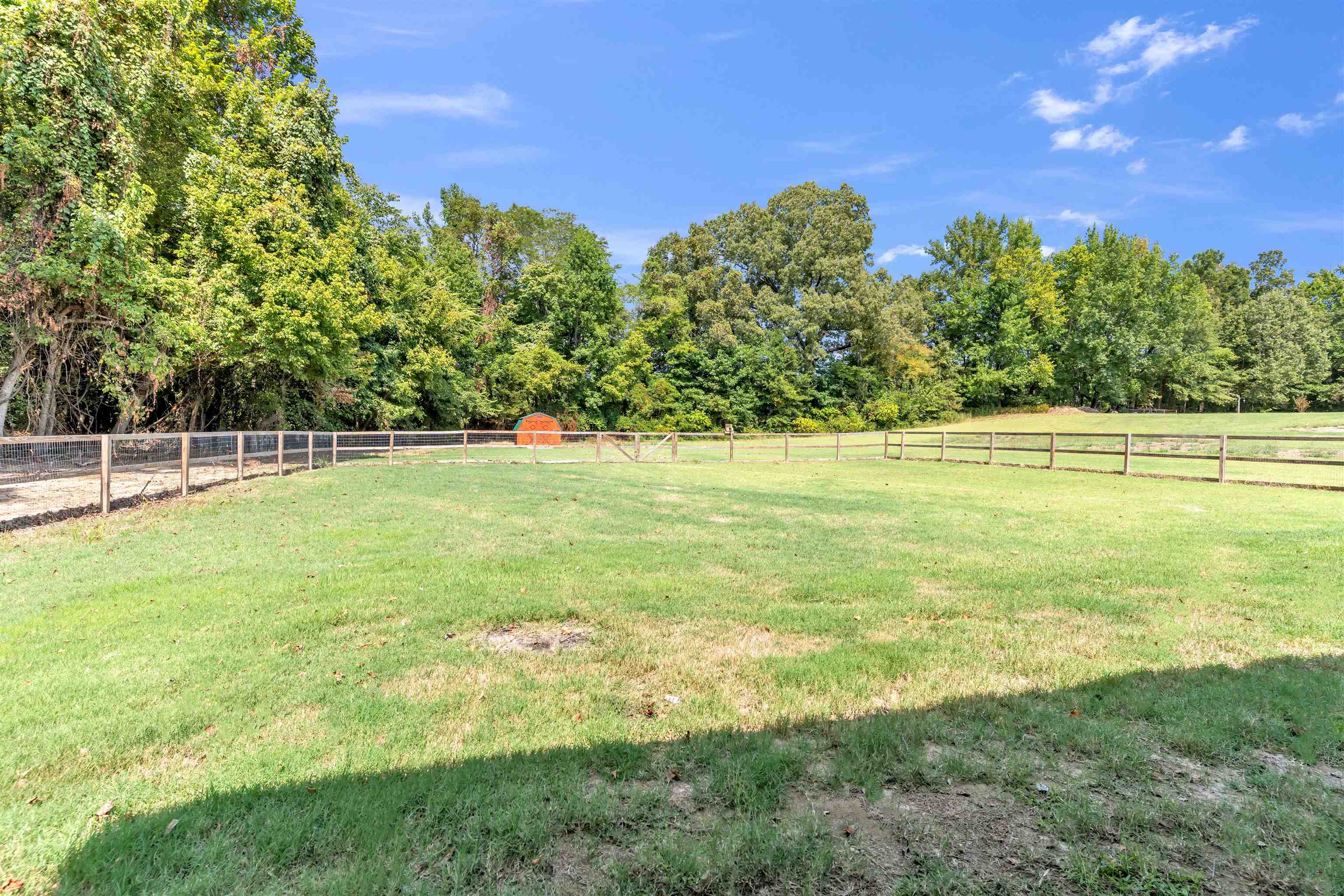 340 LILLIE LN