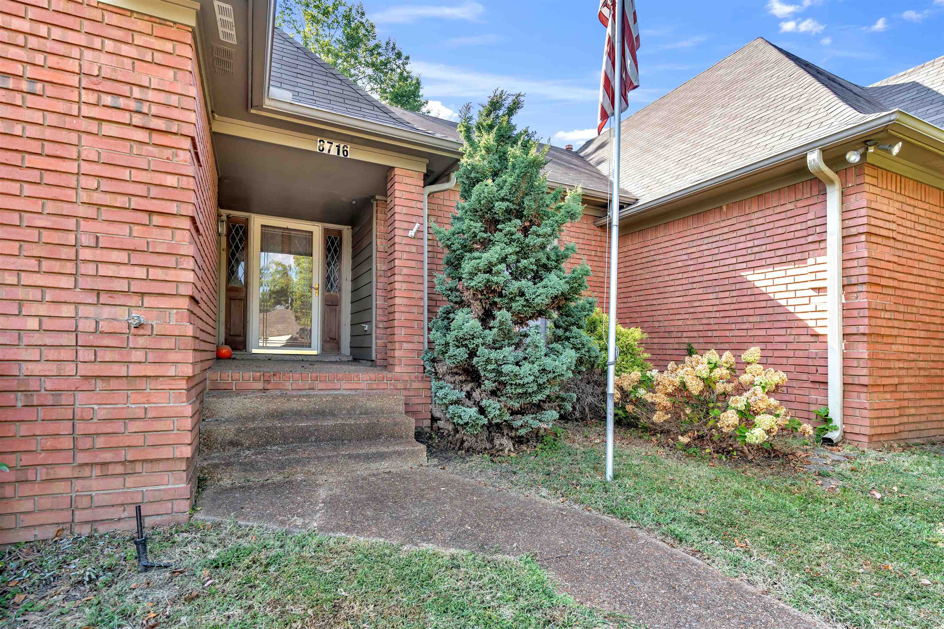 8716 GRANDBURY PL
