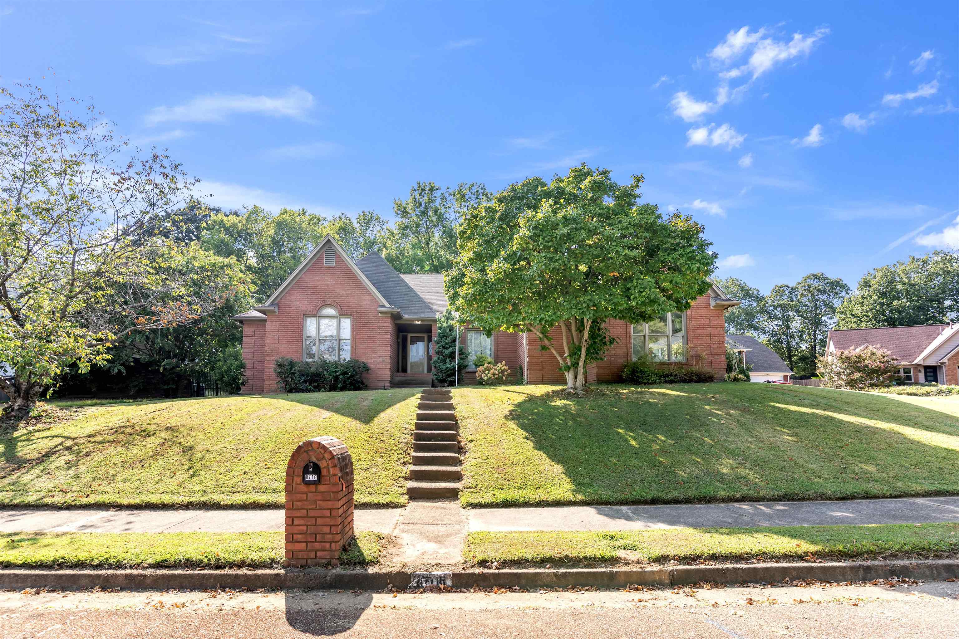 8716 GRANDBURY PL
