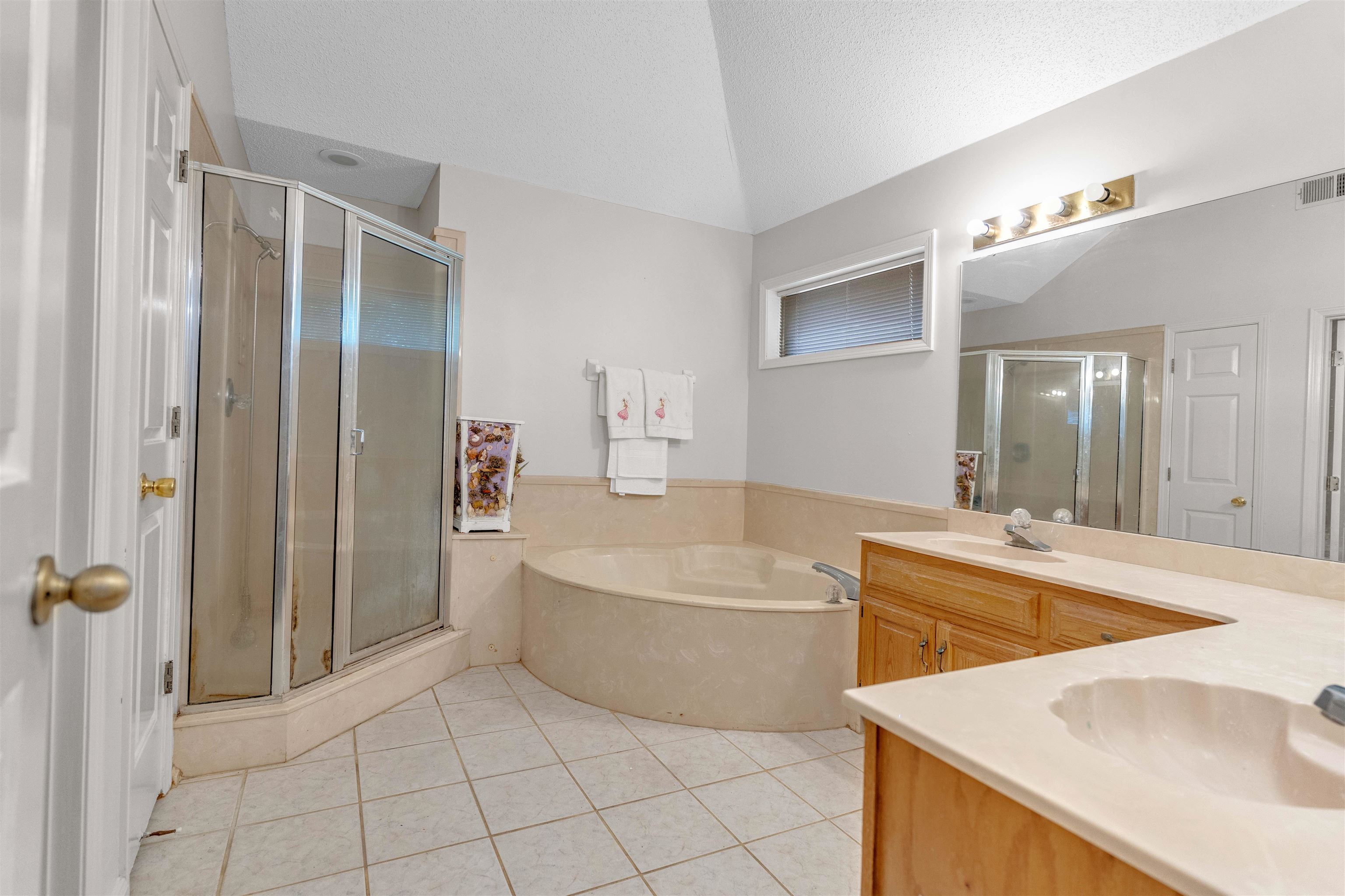 8716 GRANDBURY PL