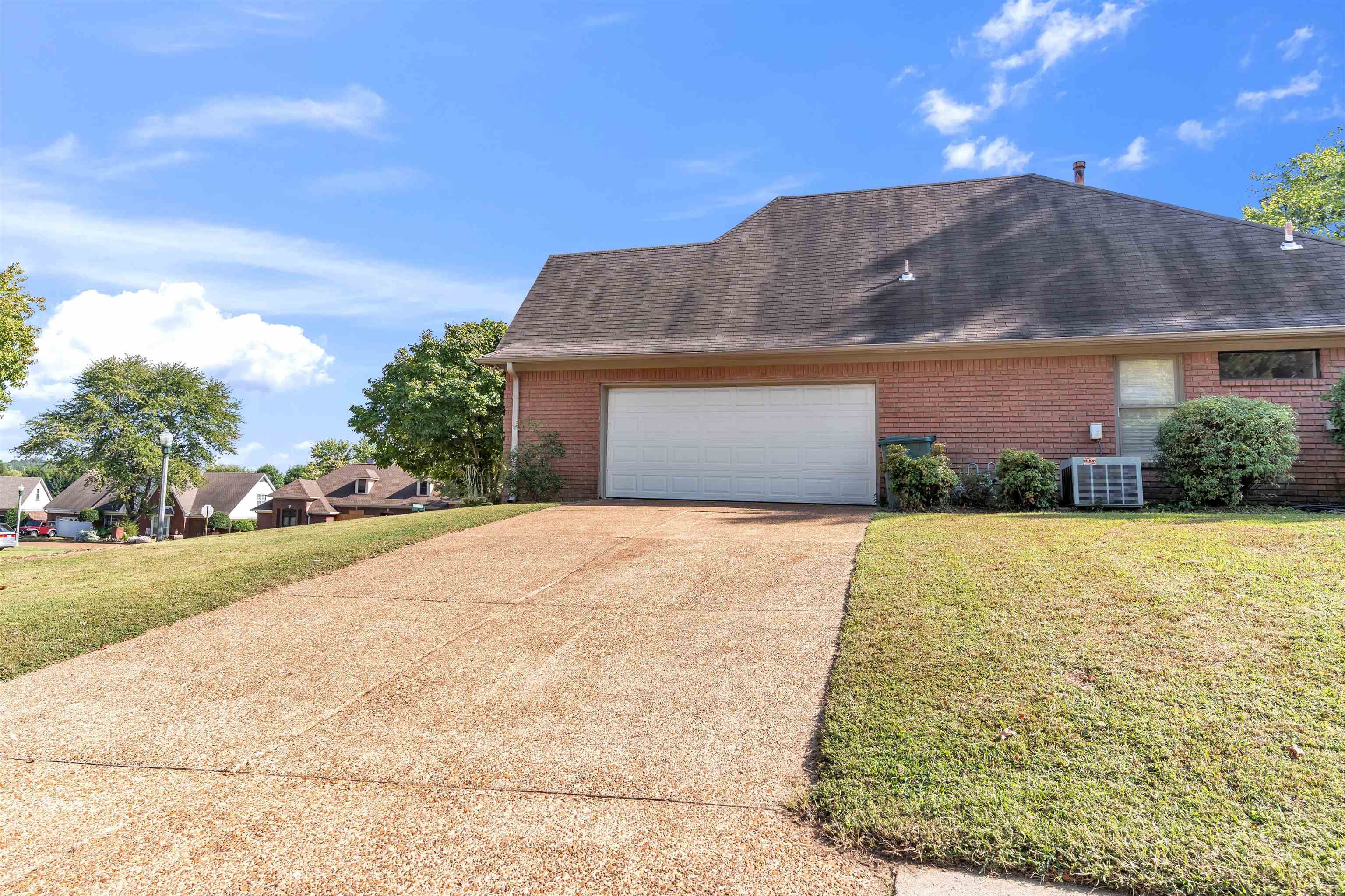 8716 GRANDBURY PL