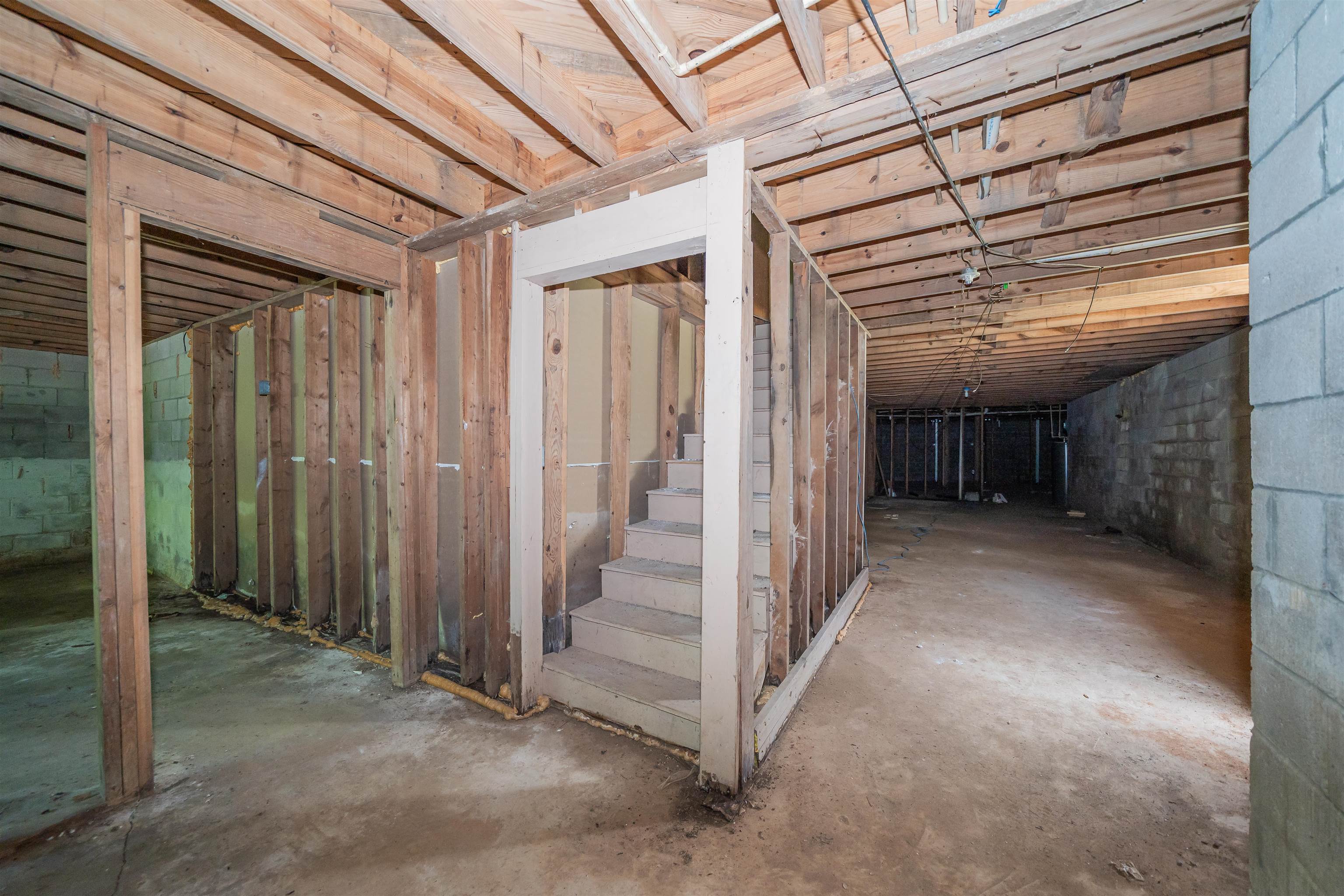 735 CALLAHAN LN