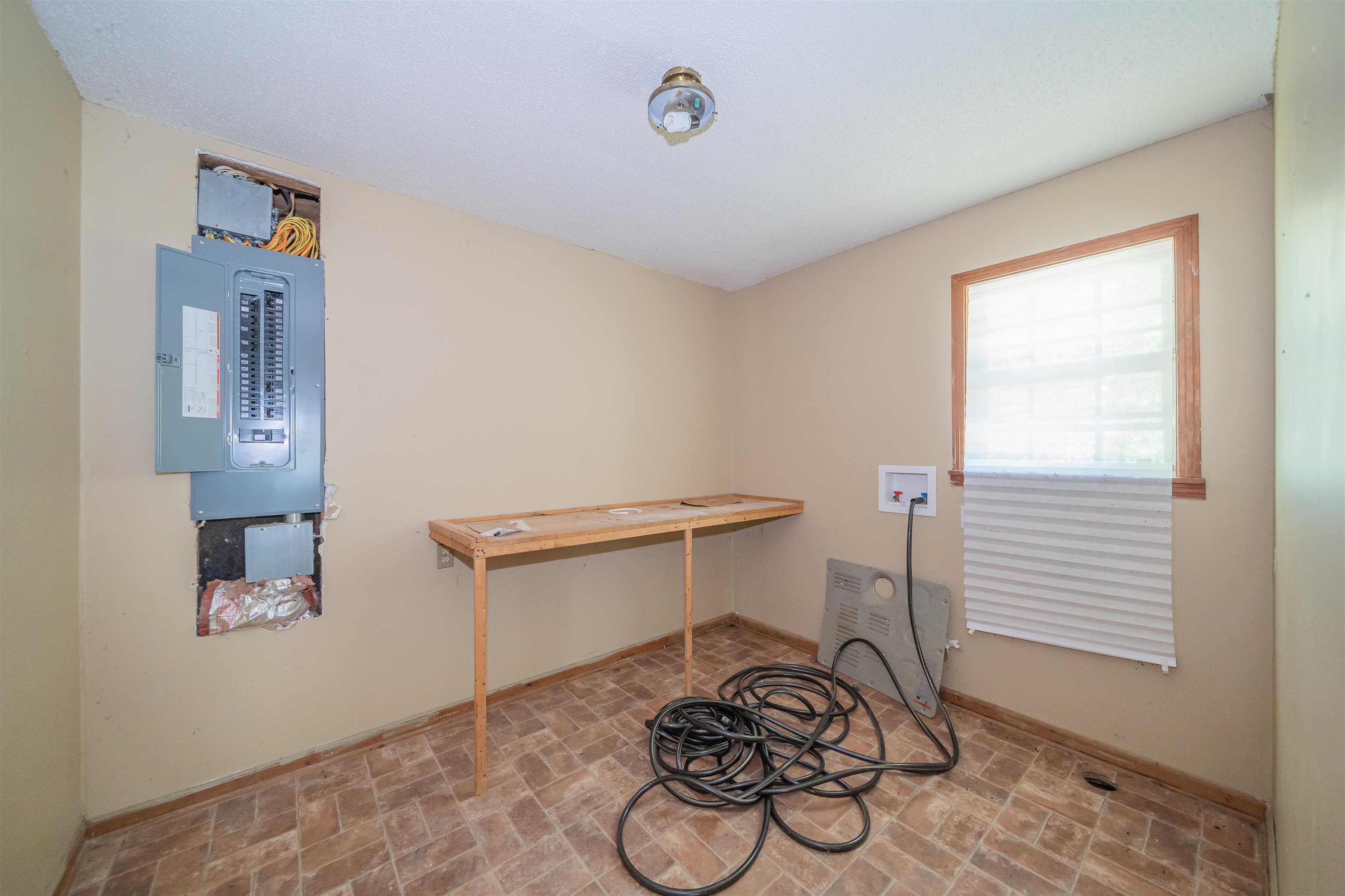 735 CALLAHAN LN