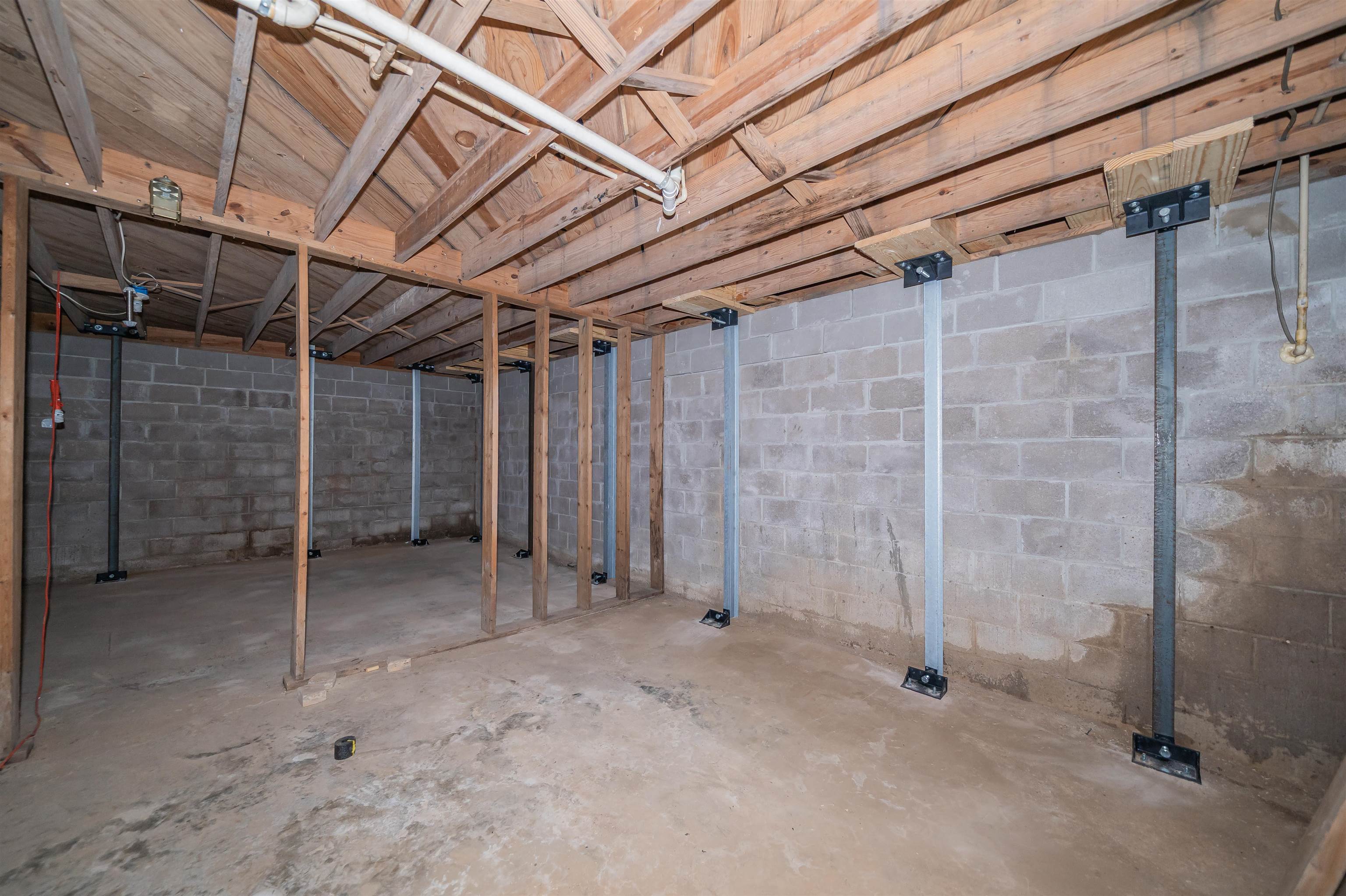 735 CALLAHAN LN
