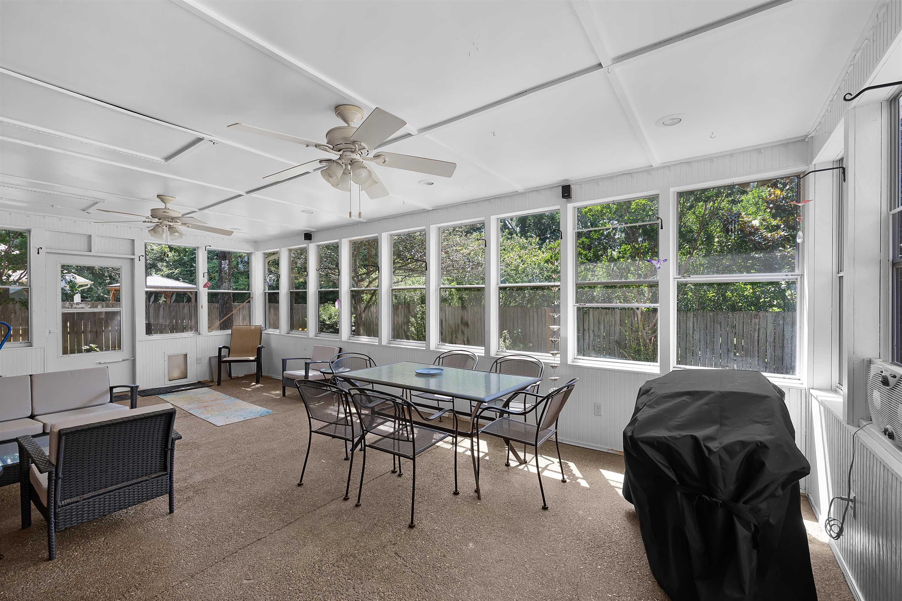 98 WENTWORTH DR