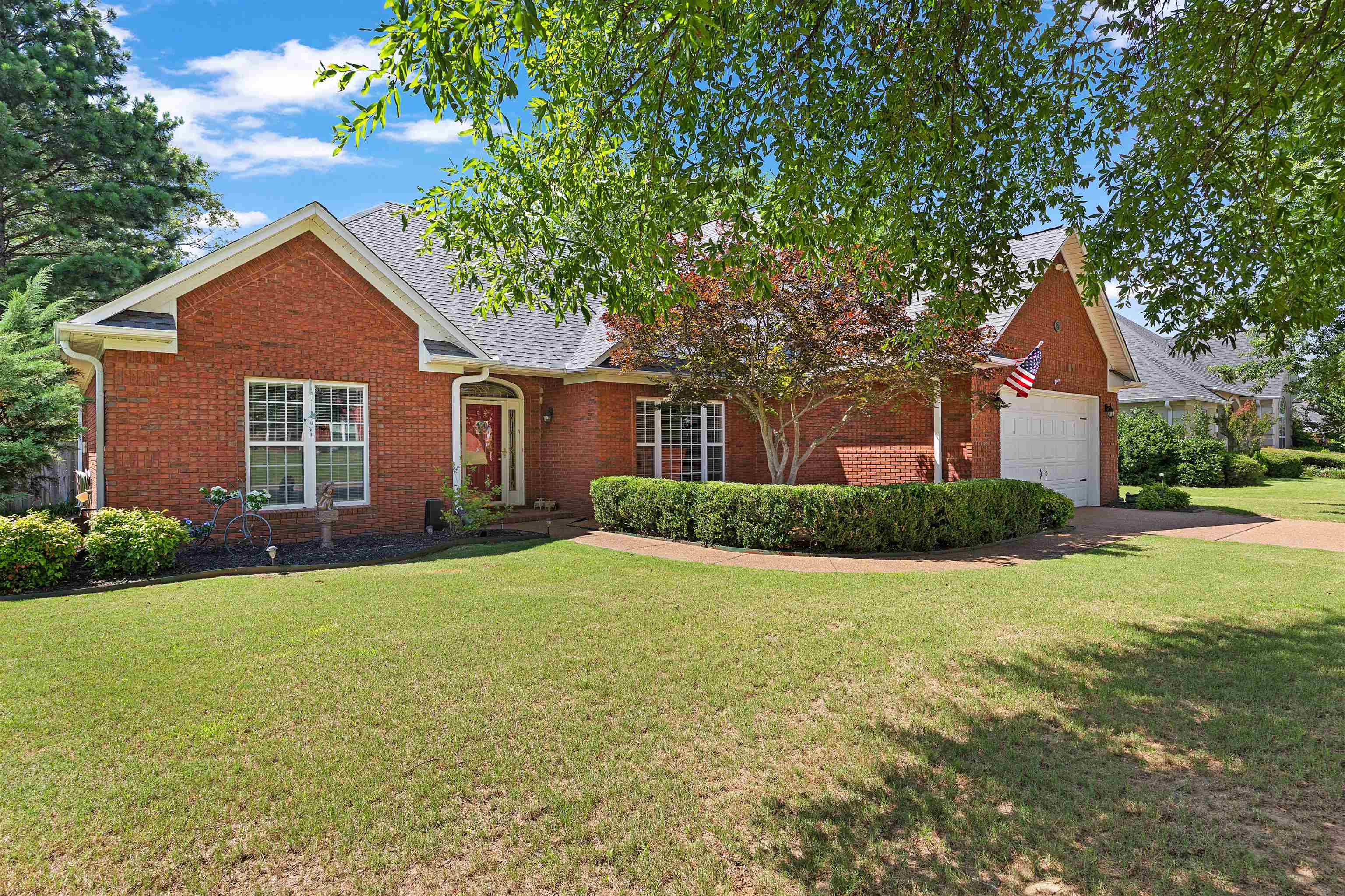 98 WENTWORTH DR